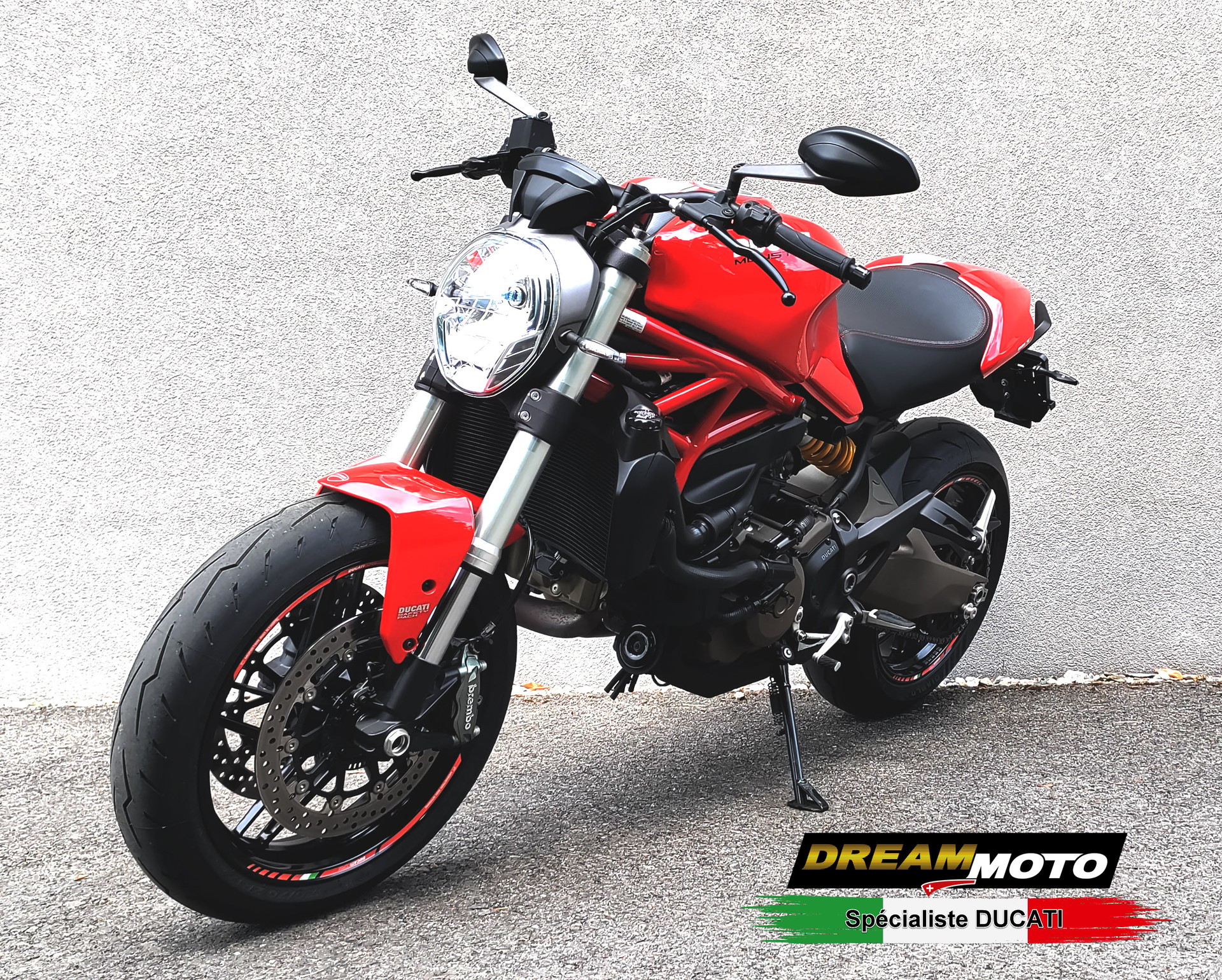DUCATI Monster 821 Stripe-showroom-element-2