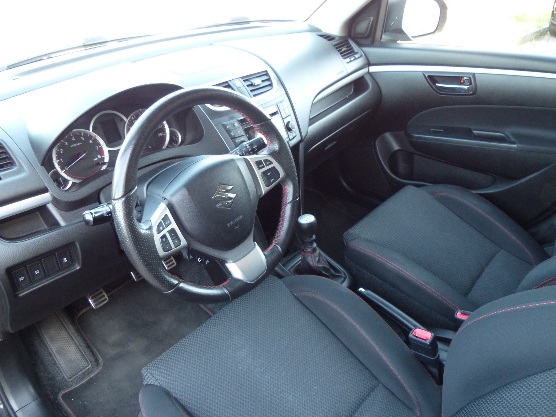 SUZUKI Swift 1.6i 16V Sport Sergio Cellano Top-image-12