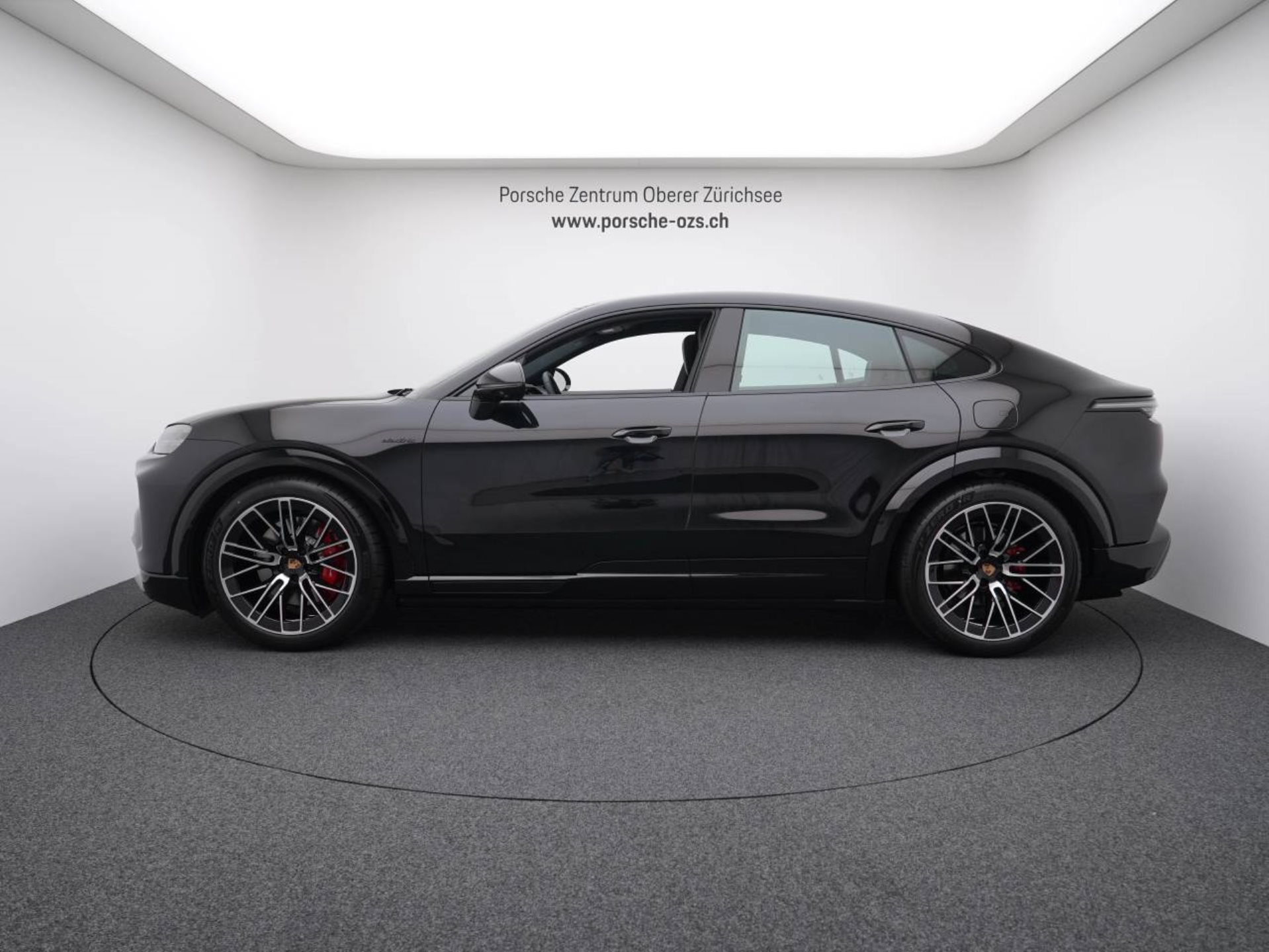 PORSCHE Cayenne S Coupé Electric-showroom-element-1