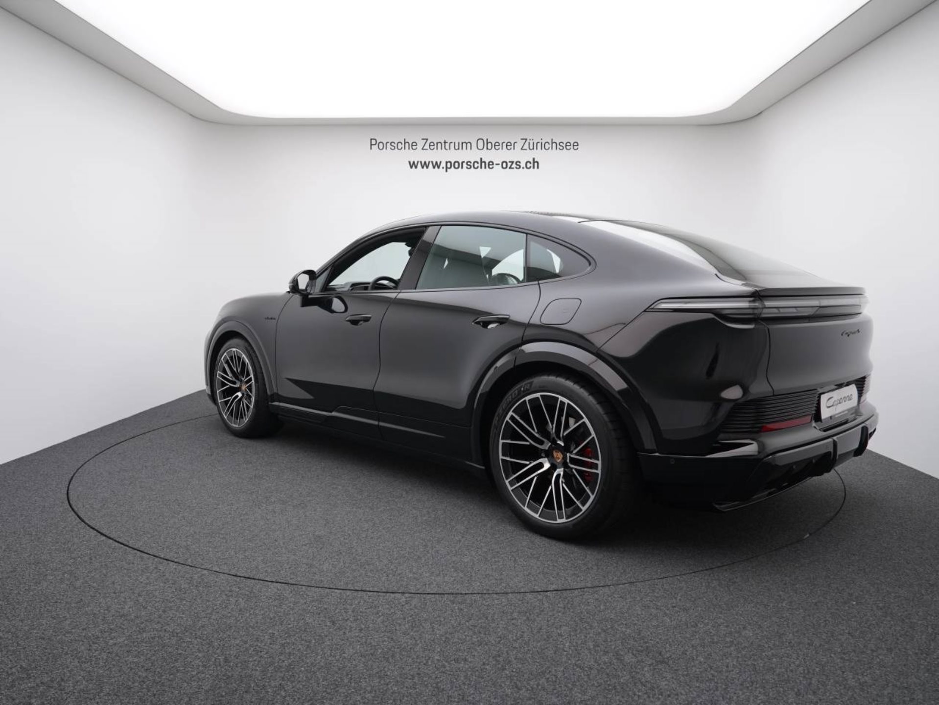 PORSCHE Cayenne S Coupé Electric-showroom-element-2