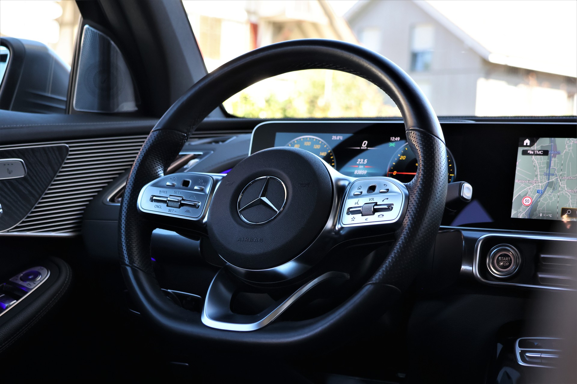 MERCEDES-BENZ EQC 400 AMG Line 4Matic (CH) *Designo Magno*-image-16