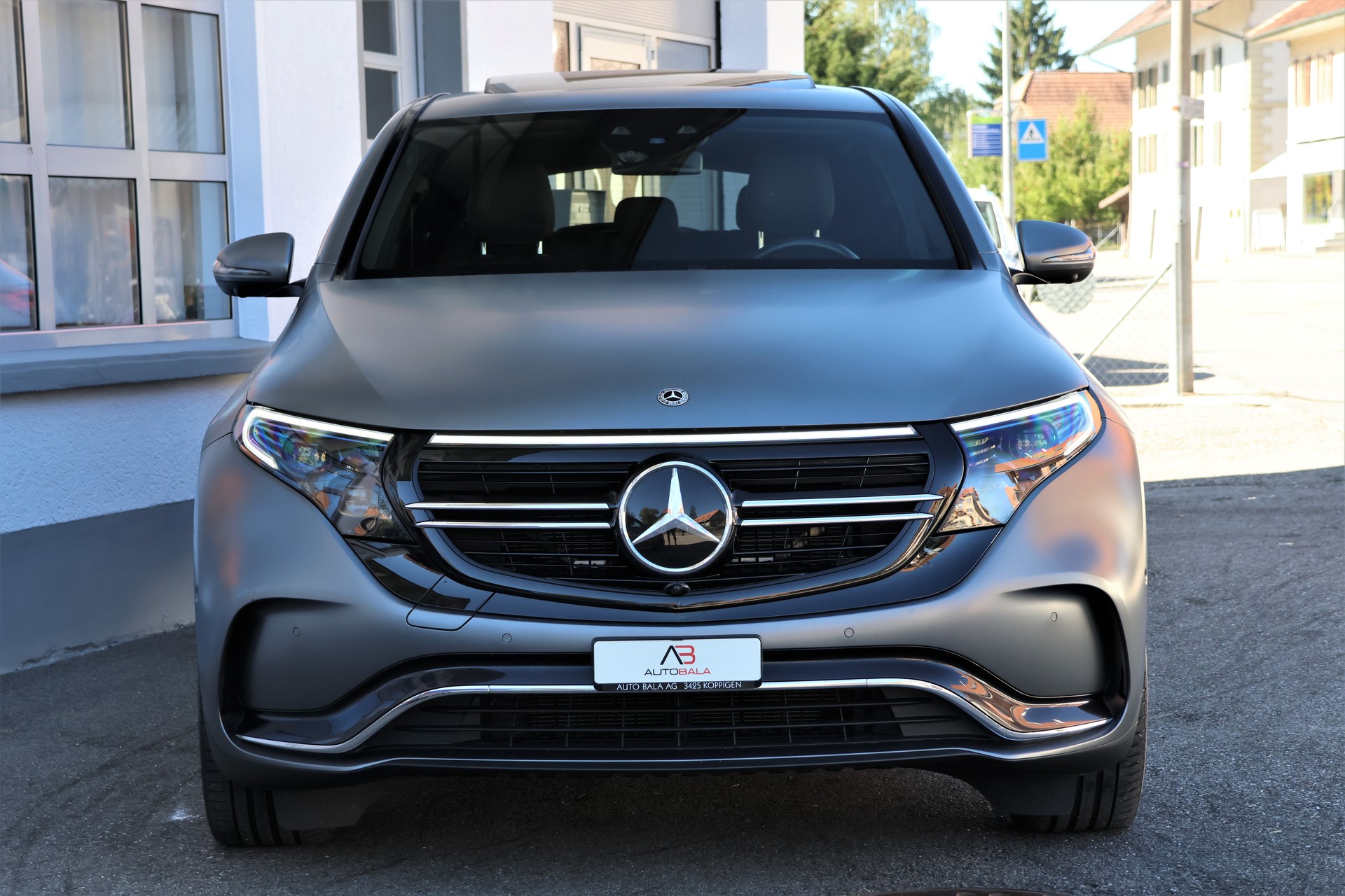MERCEDES-BENZ EQC 400 AMG Line 4Matic (CH) *Designo Magno*-showroom-element-1