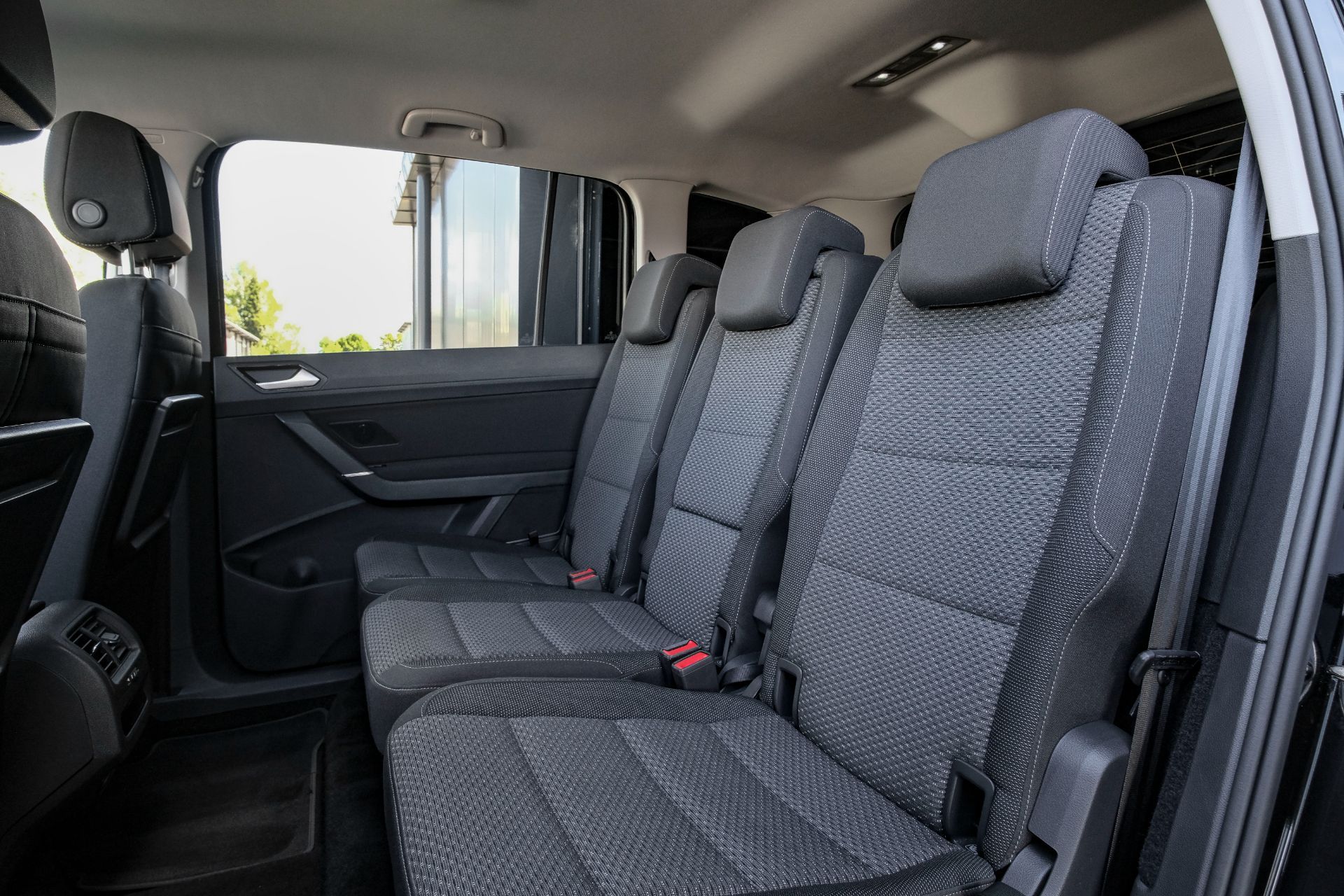 VW Touran 1.5 TSI BMT DSG-image-11