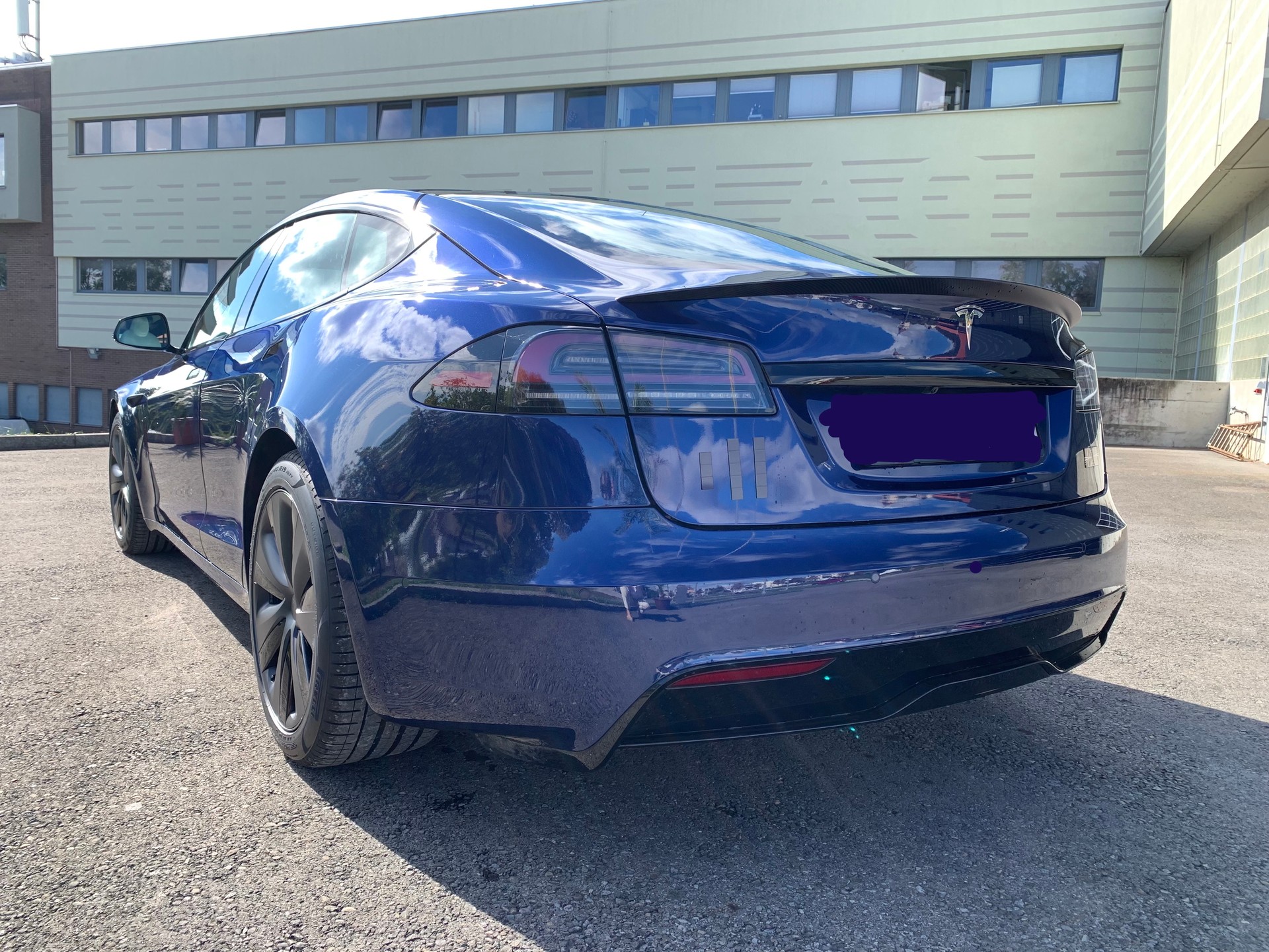TESLA 100kWh Plaid 1266 PS, aus 1. Hand, inkl. FSD, 8-fach bereift, top gepflegt, frisch ab Service und MFK-image-2