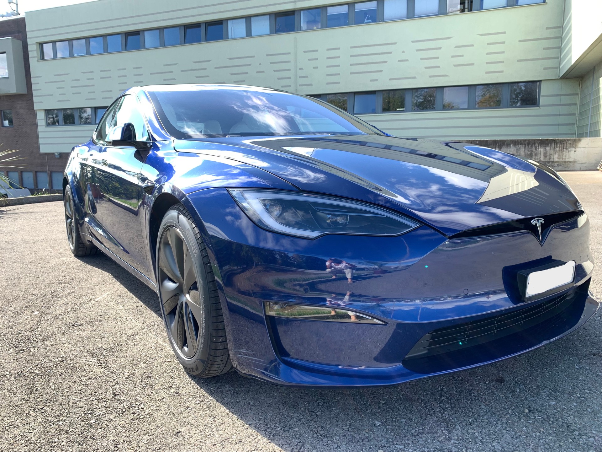 TESLA 100kWh Plaid 1266 PS, aus 1. Hand, inkl. FSD, 8-fach bereift, top gepflegt, frisch ab Service und MFK