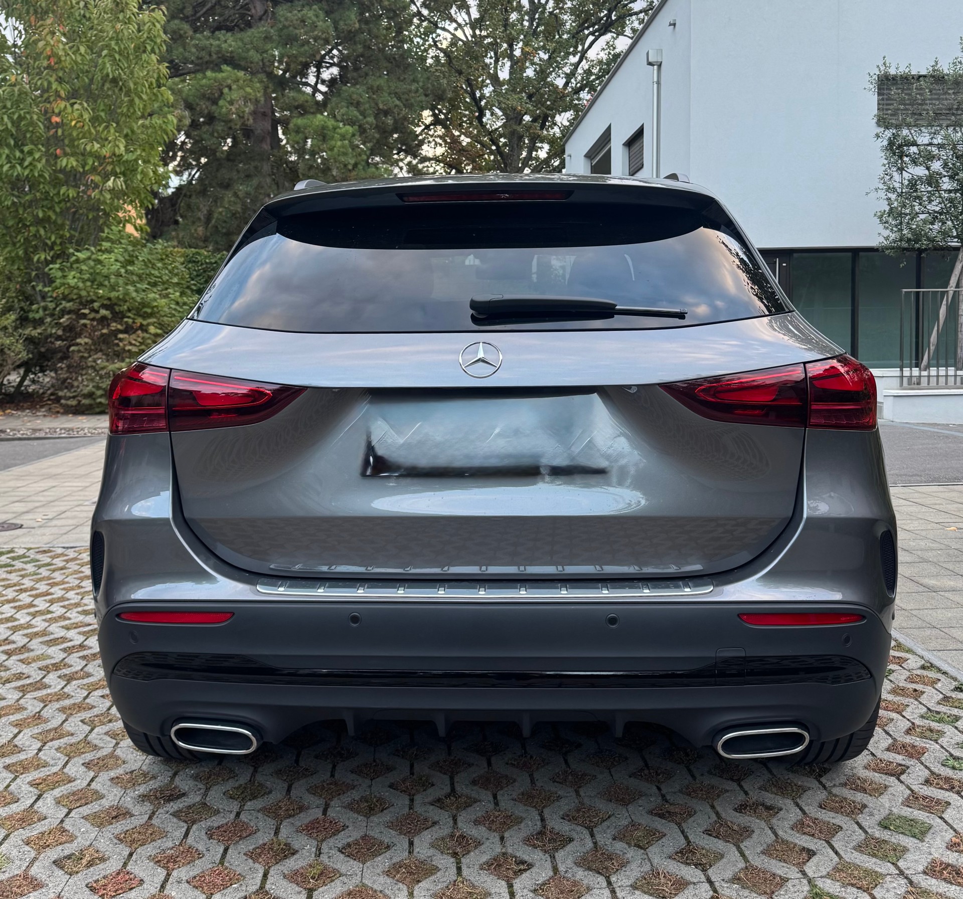 MERCEDES-BENZ GLA 200 AMG Line-image-3