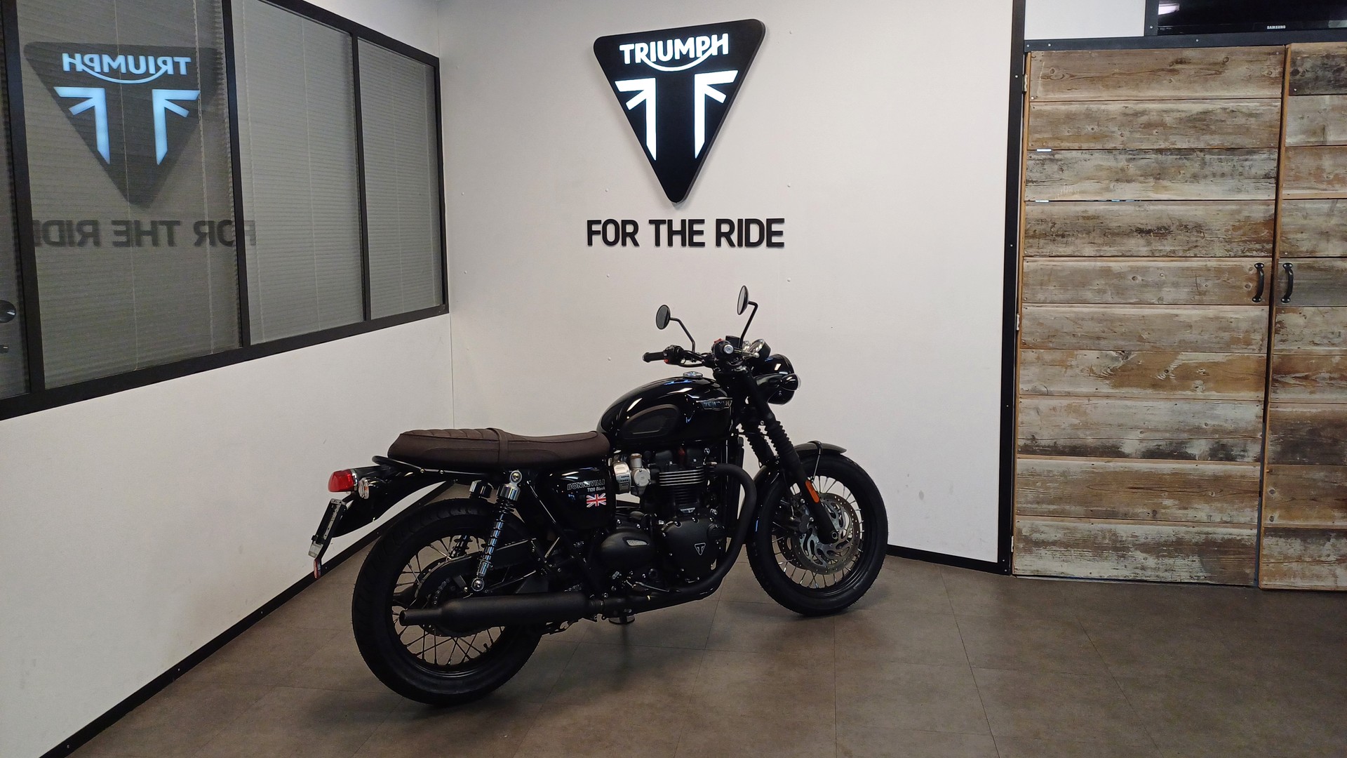 TRIUMPH Bonneville T120 Black-image-1