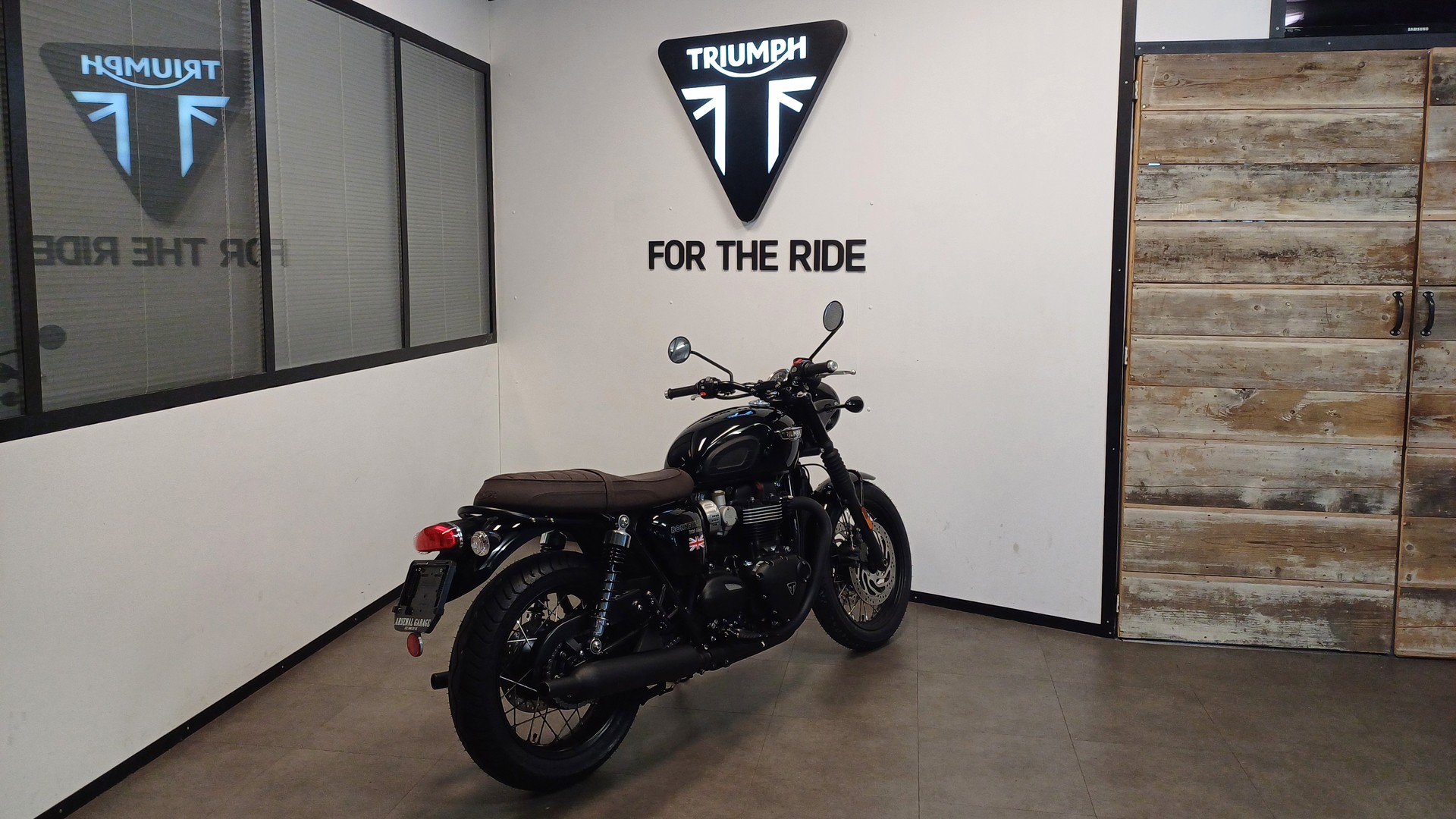 TRIUMPH Bonneville T120 Black-image-7