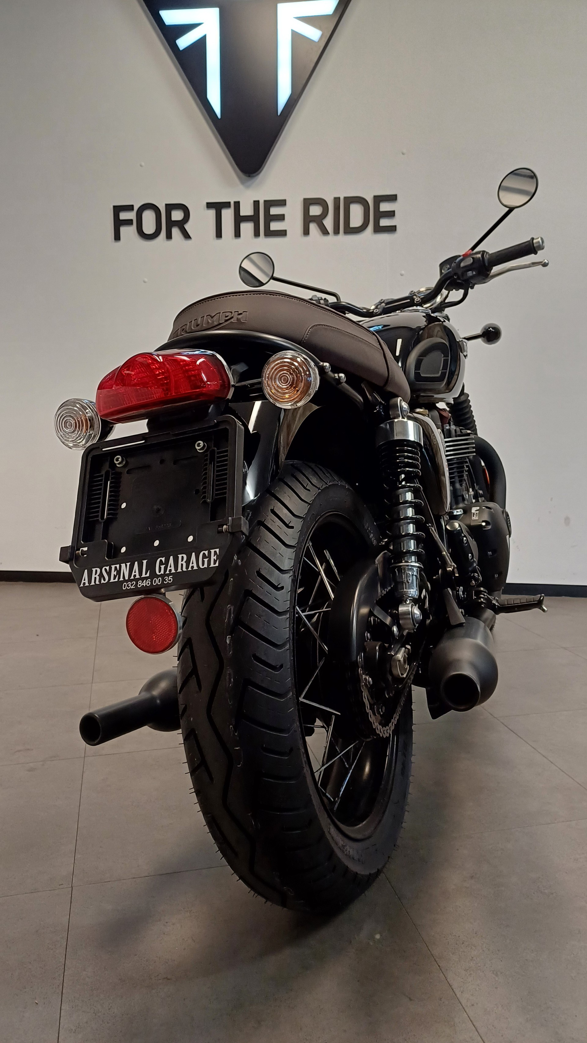 TRIUMPH Bonneville T120 Black-image-11