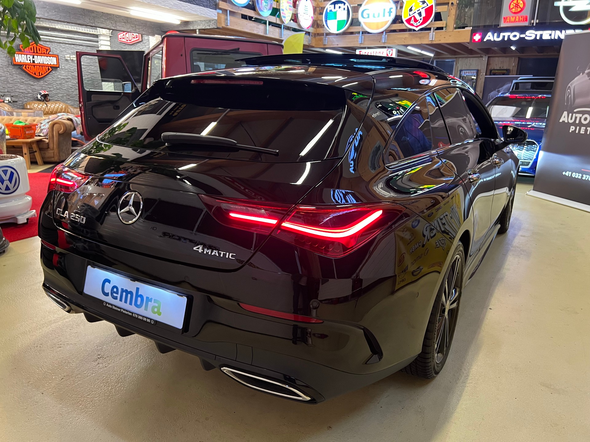MERCEDES-BENZ "AMG" CLA SHOOTING BRAKE 250 4-MATIC MIT AHK !! "SPORTSTOURER" VOLL OPTIONEN !! NUR 4`900 KM !! CH WAGEN !!8G-DCT-showroom-element-2