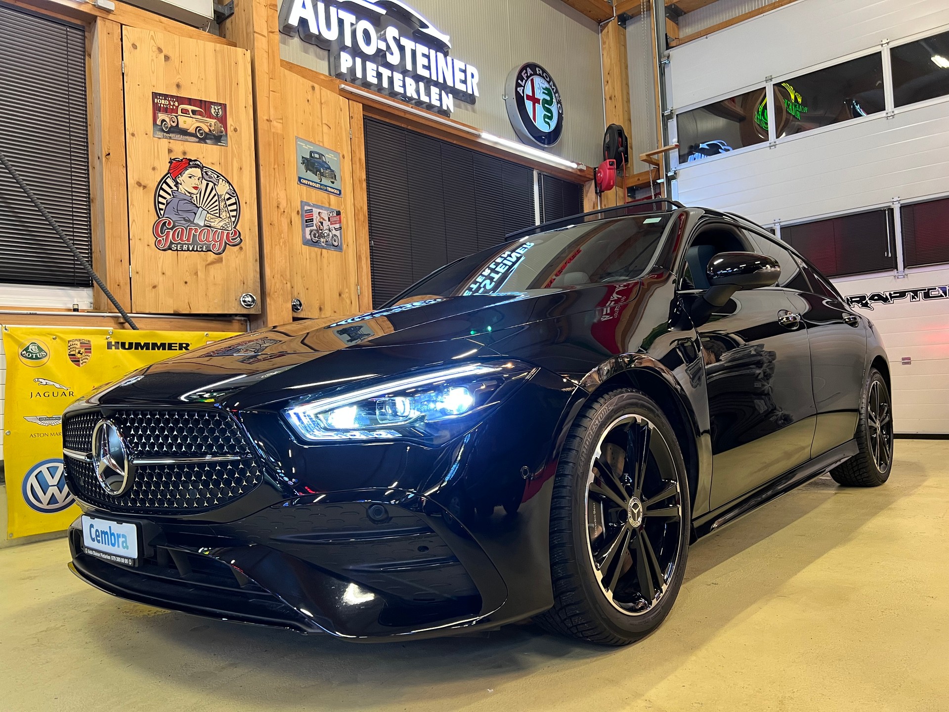 MERCEDES-BENZ "AMG" CLA SHOOTING BRAKE 250 4-MATIC MIT AHK !! "SPORTSTOURER" VOLL OPTIONEN !! NUR 4`900 KM !! CH WAGEN !!8G-DCT