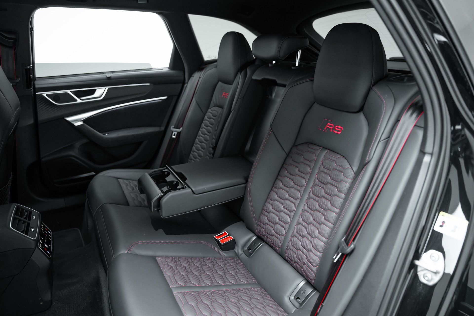 AUDI RS6 Avant 4.0 TFSI V8 Performance quattro-image-12