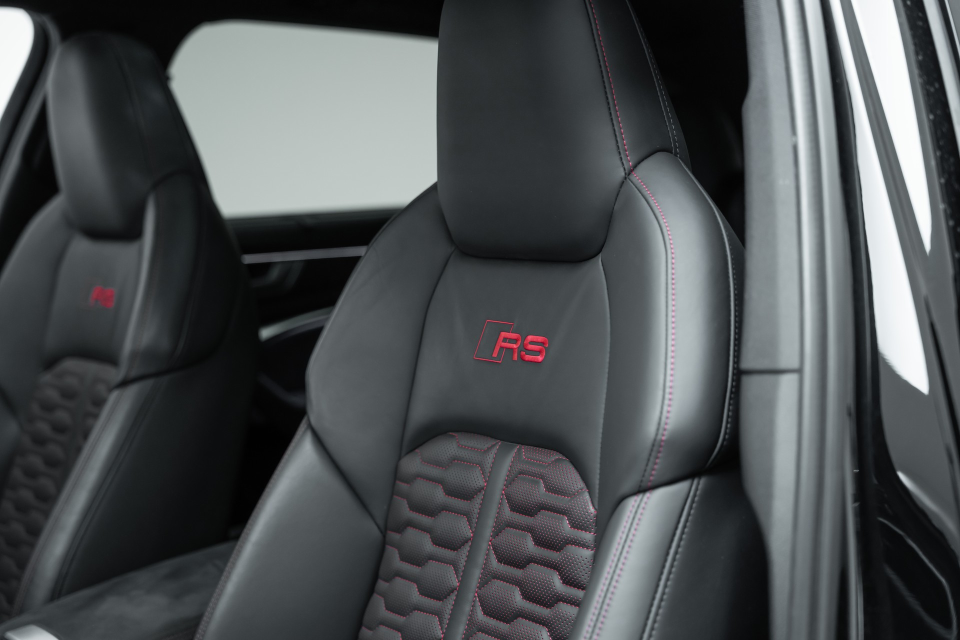 AUDI RS6 Avant 4.0 TFSI V8 Performance quattro-image-15
