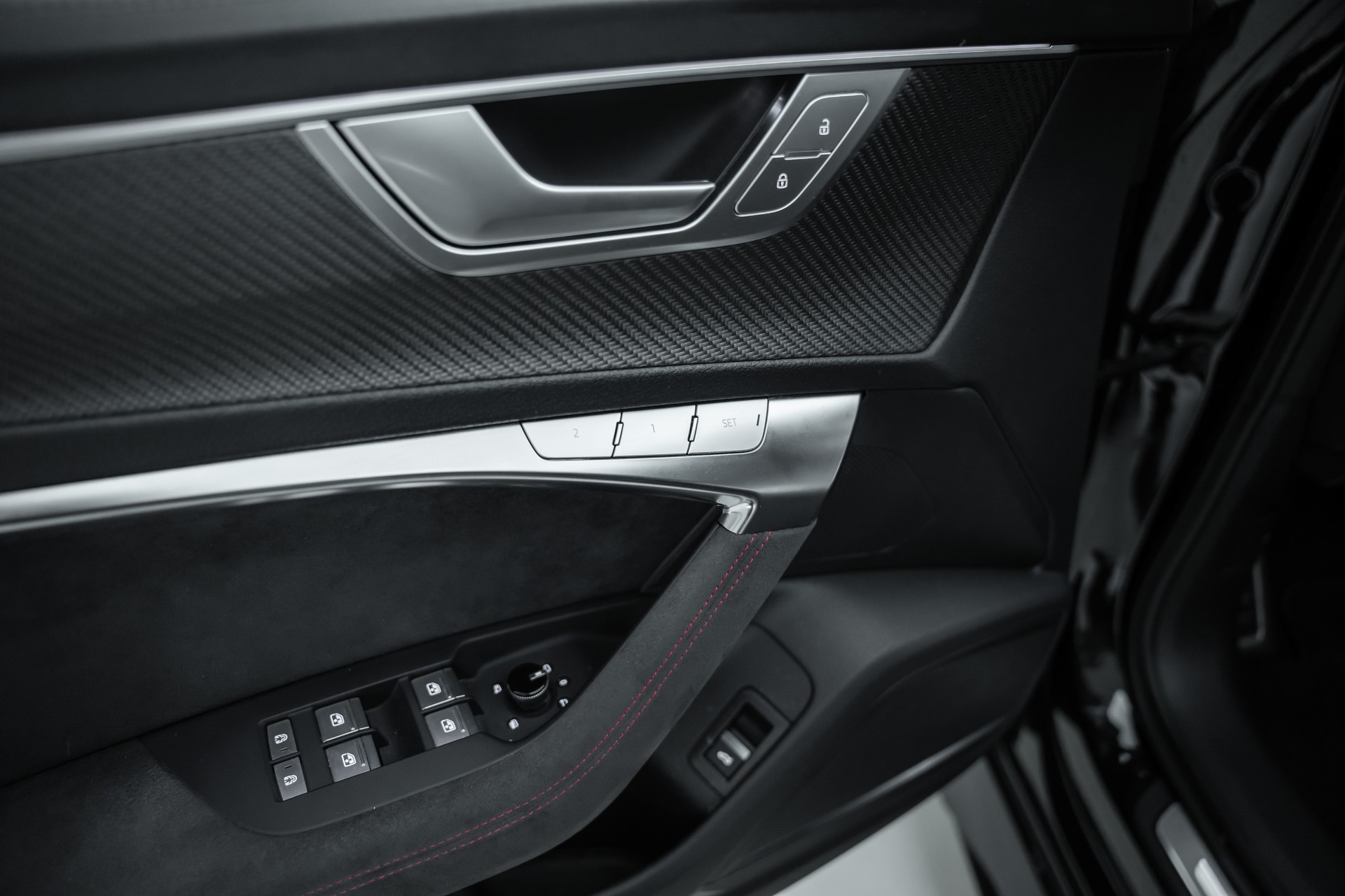 AUDI RS6 Avant 4.0 TFSI V8 Performance quattro-image-18