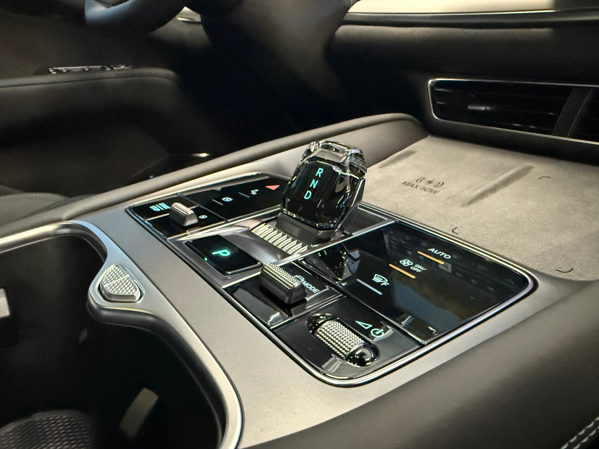BYD Sealion 7 91,3 kWh Excellence AWD-image-16
