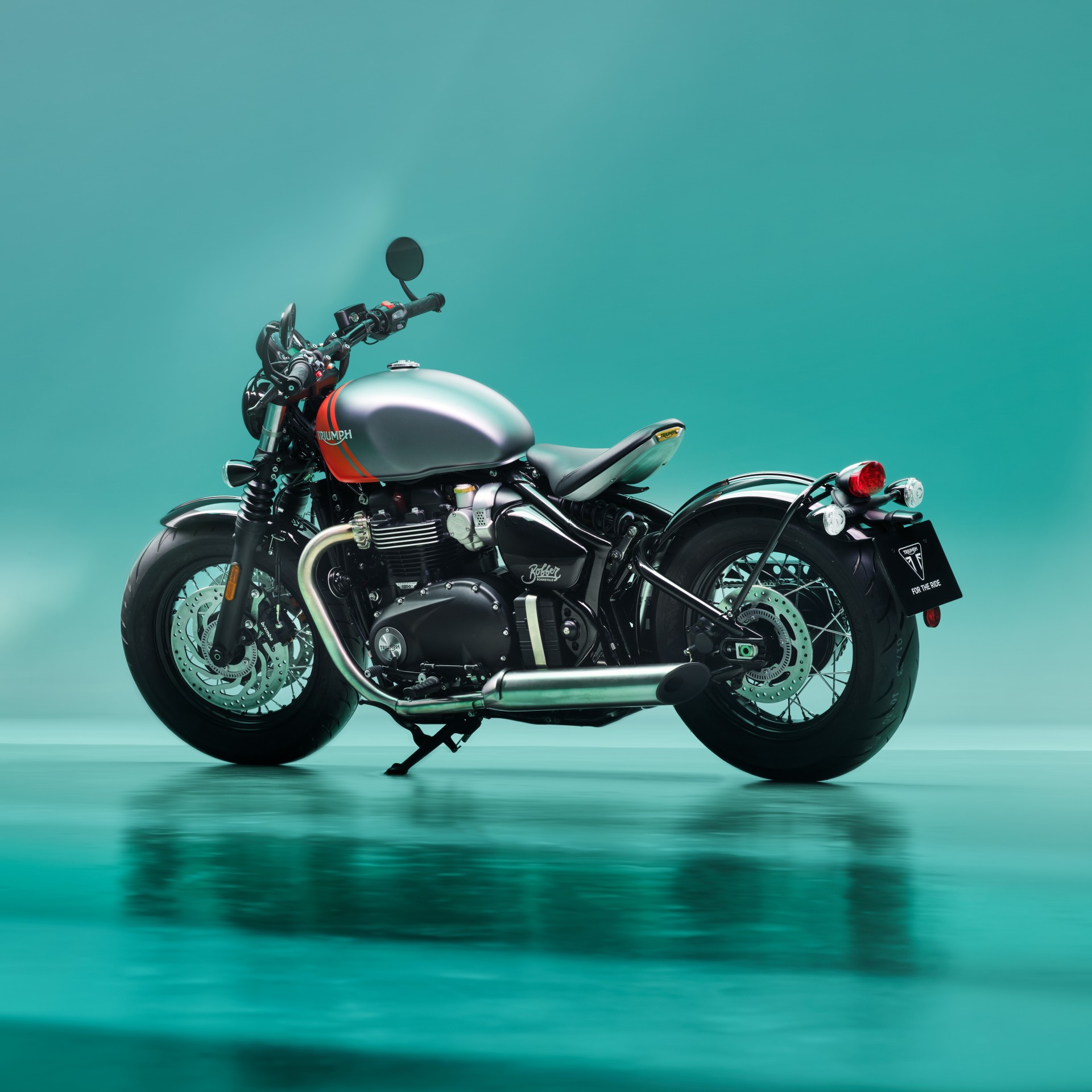 TRIUMPH Bonneville 1200 Bobber-image-1