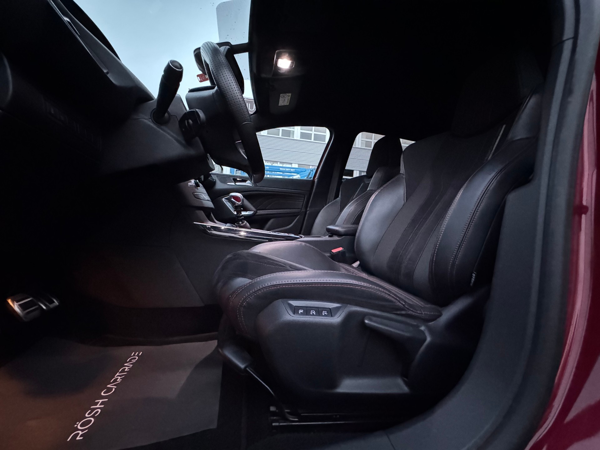 PEUGEOT 308 1.6 GTi-image-12