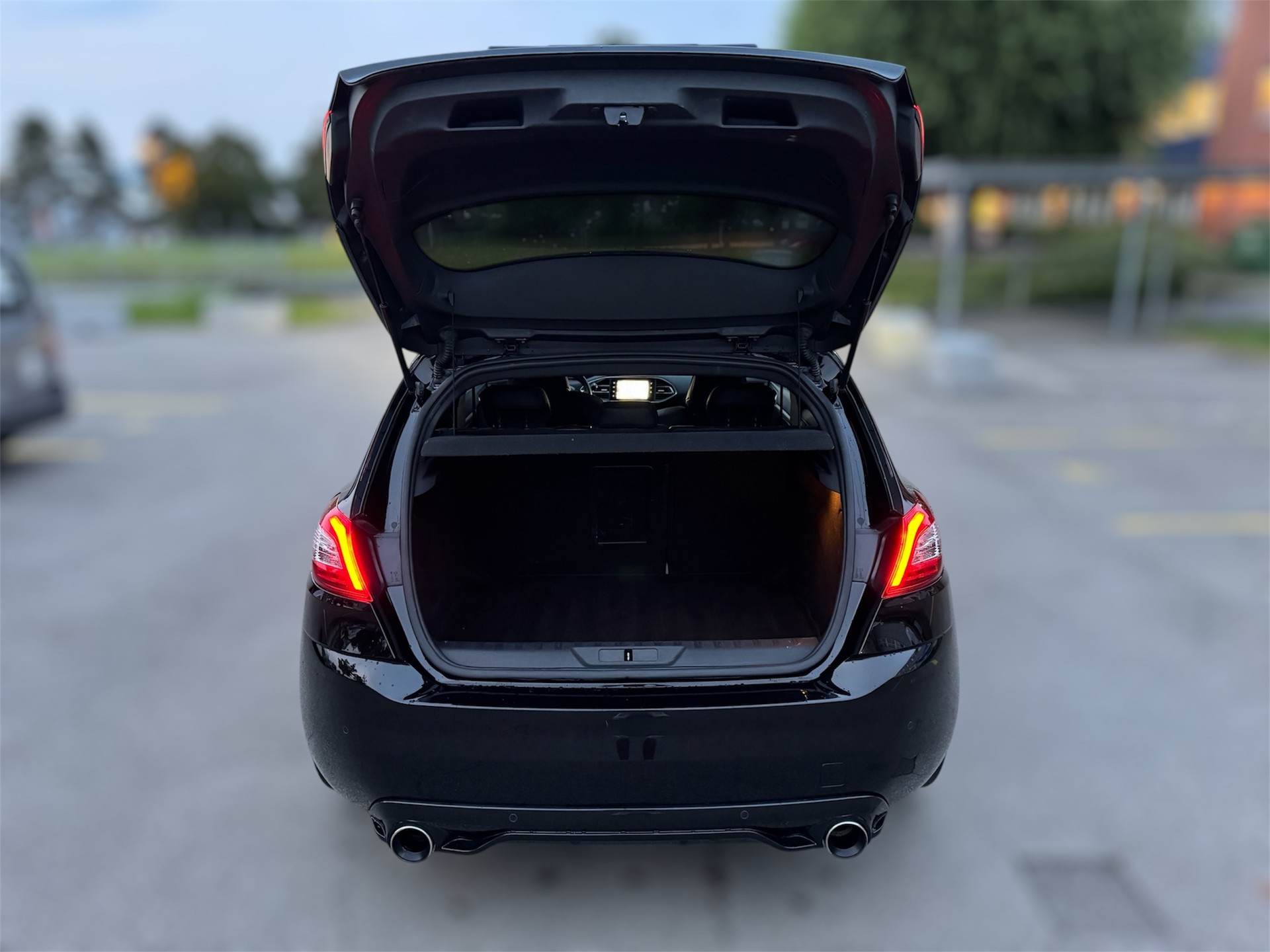 PEUGEOT 308 1.6 GTi-image-5