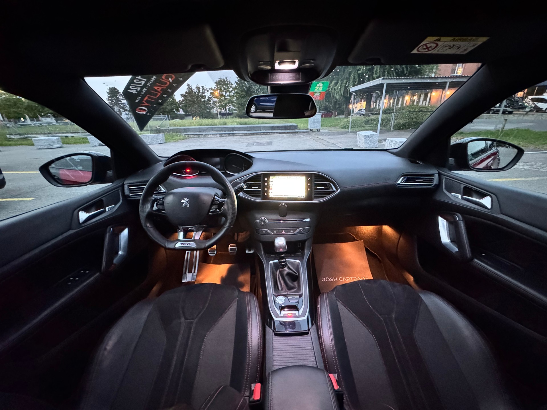 PEUGEOT 308 1.6 GTi-image-10