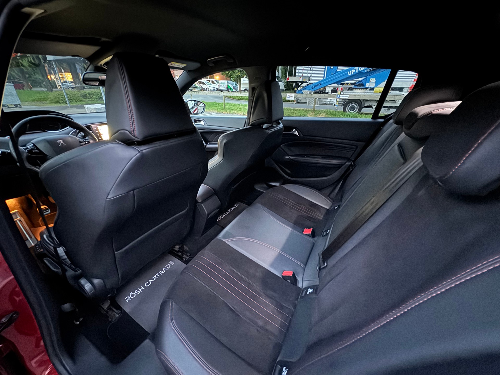 PEUGEOT 308 1.6 GTi-image-9