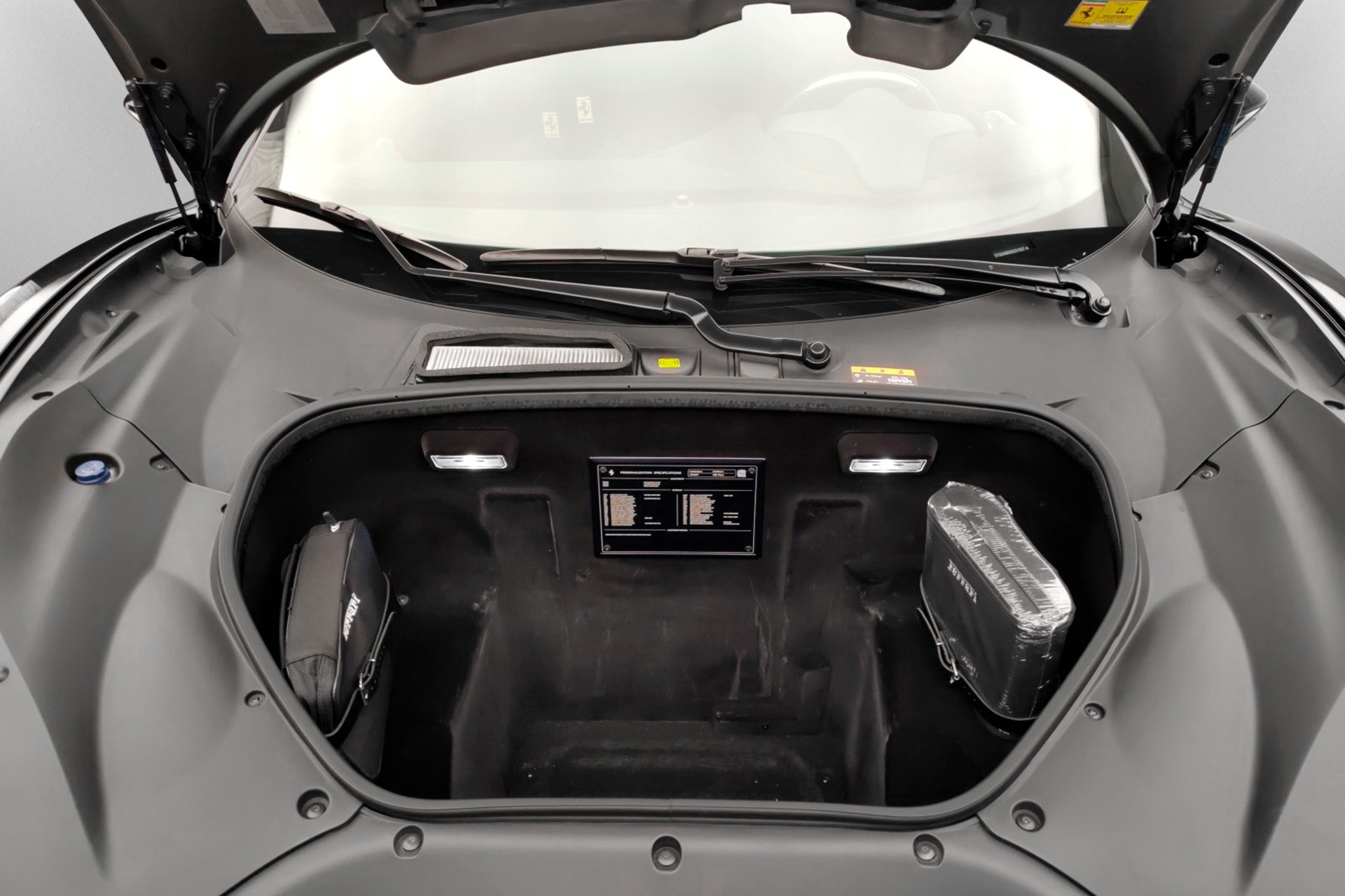 FERRARI 488 Pista 3.9 V8-image-12