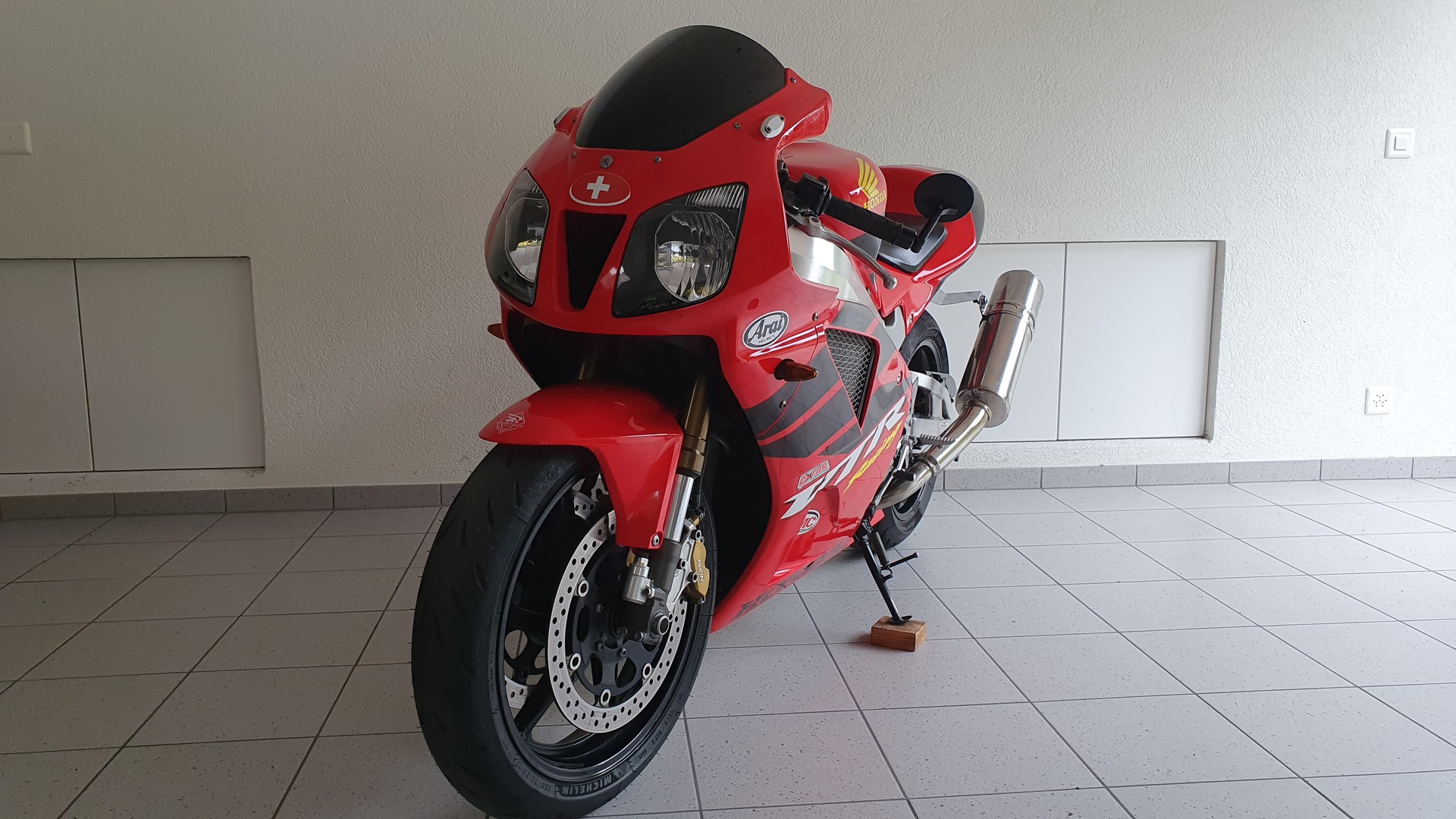 HONDA VTR 1000 SP-image-2