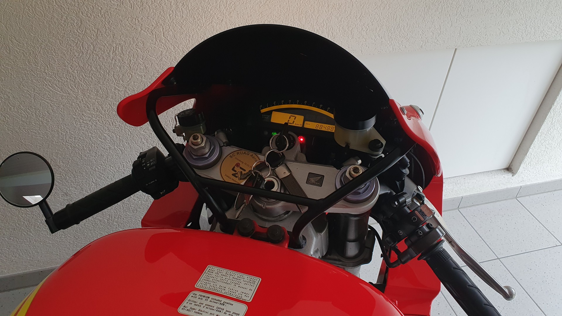 HONDA VTR 1000 SP-image-9