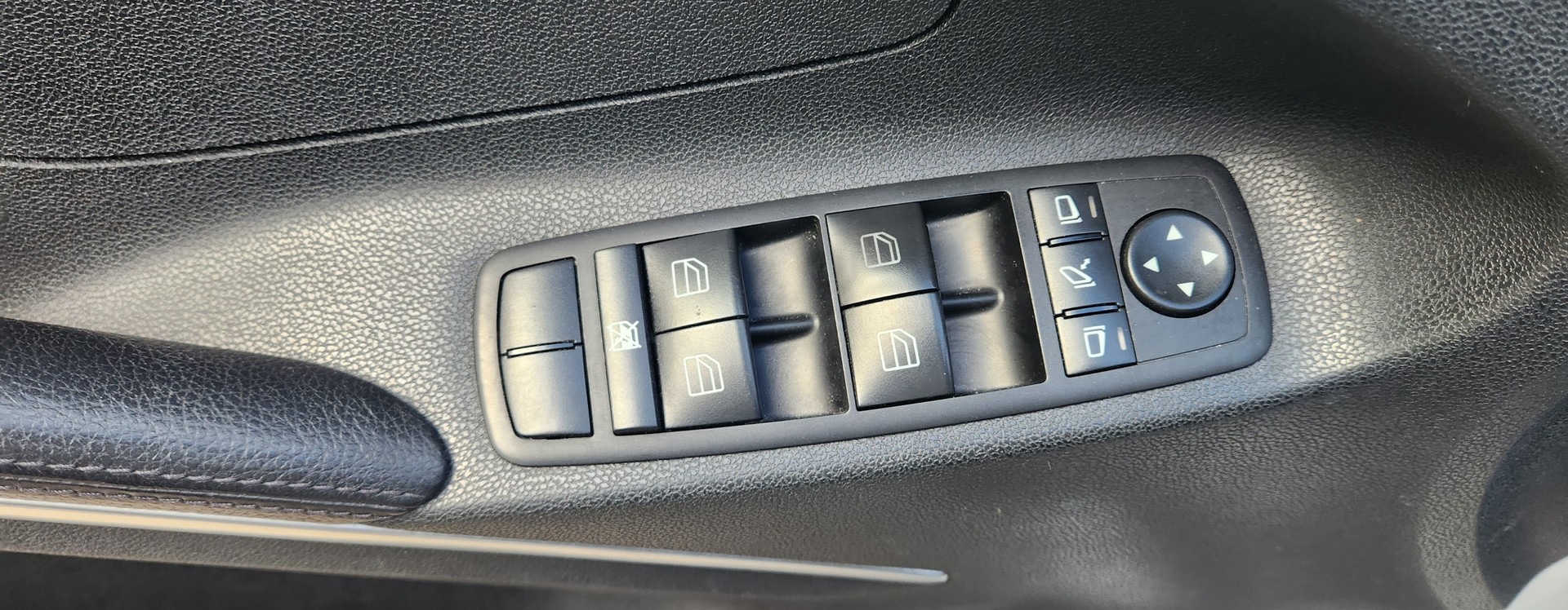 MERCEDES-BENZ ML 500 4Matic 7G-Tronic-image-6
