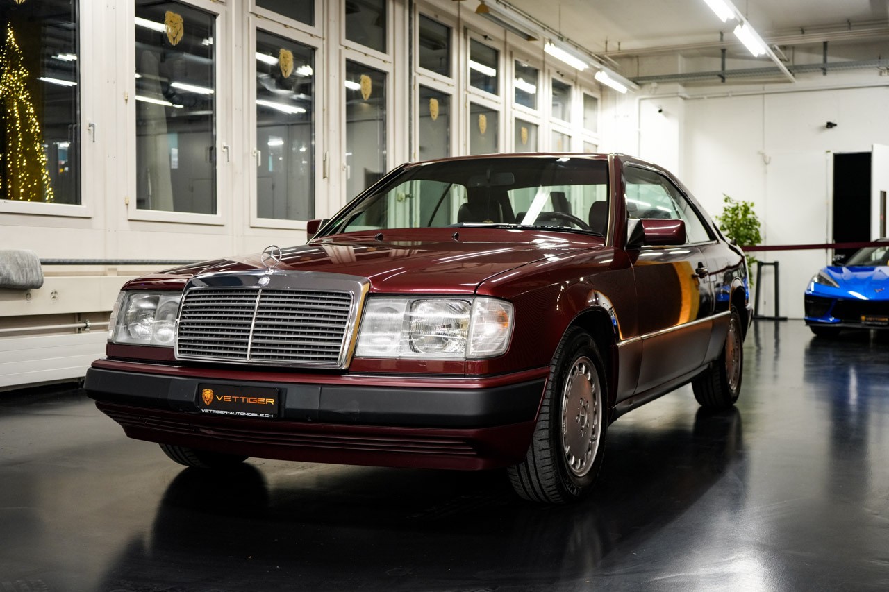 MERCEDES-BENZ 300 CE-showroom-element-2