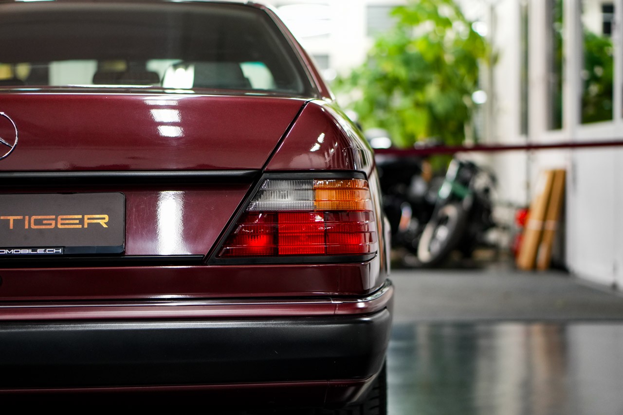 MERCEDES-BENZ 300 CE-image-7