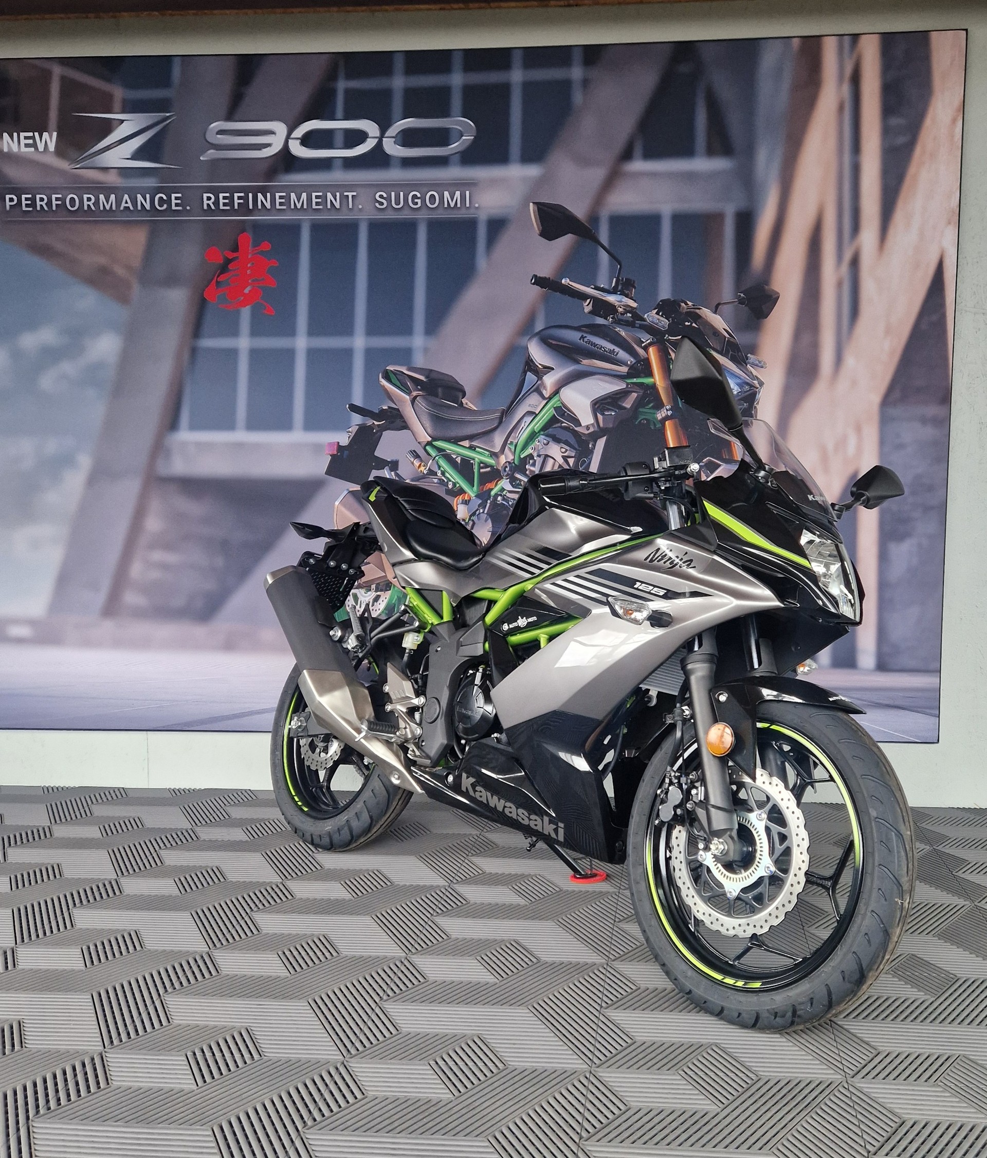 KAWASAKI NINJA 125 ** Ab 16 Jahren **-image-5