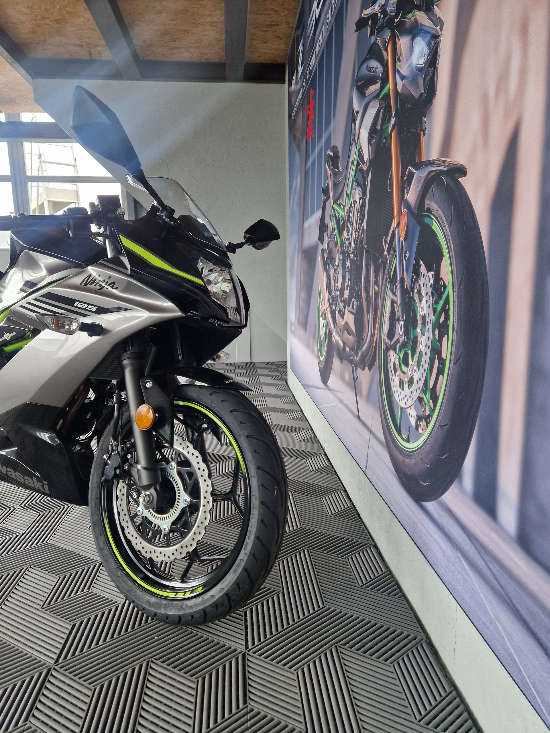 KAWASAKI NINJA 125 ** Ab 16 Jahren **-image-1