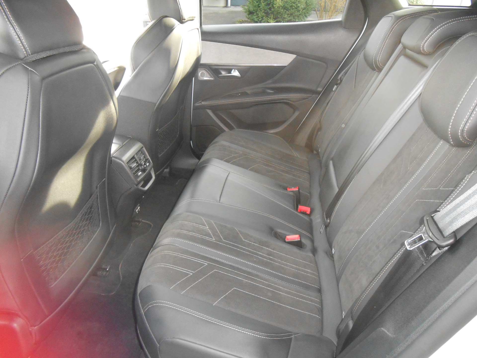 PEUGEOT 3008 1.6 Plug-in Hybrid4 GT Pack-image-10