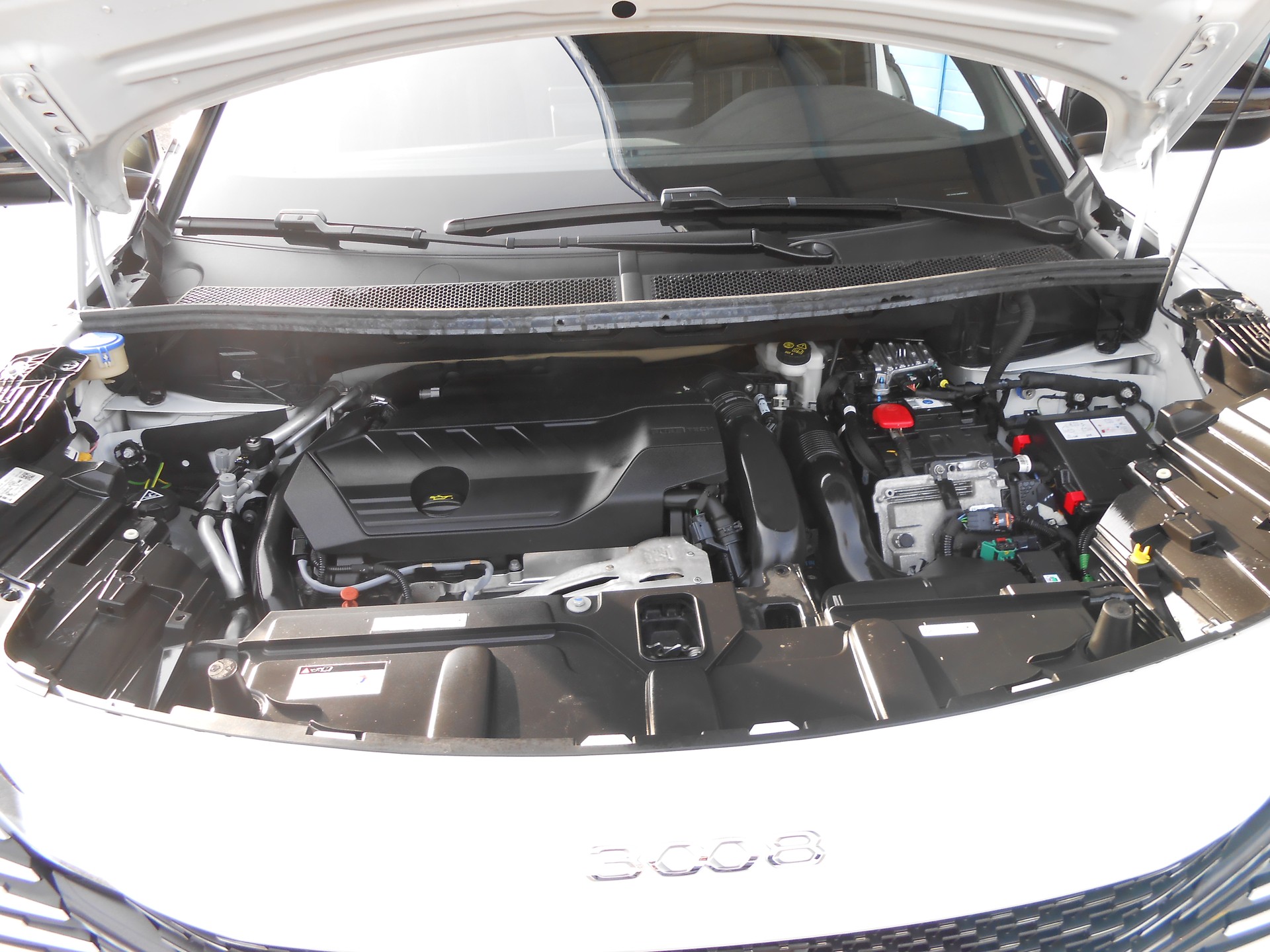 PEUGEOT 3008 1.6 Plug-in Hybrid4 GT Pack-image-14