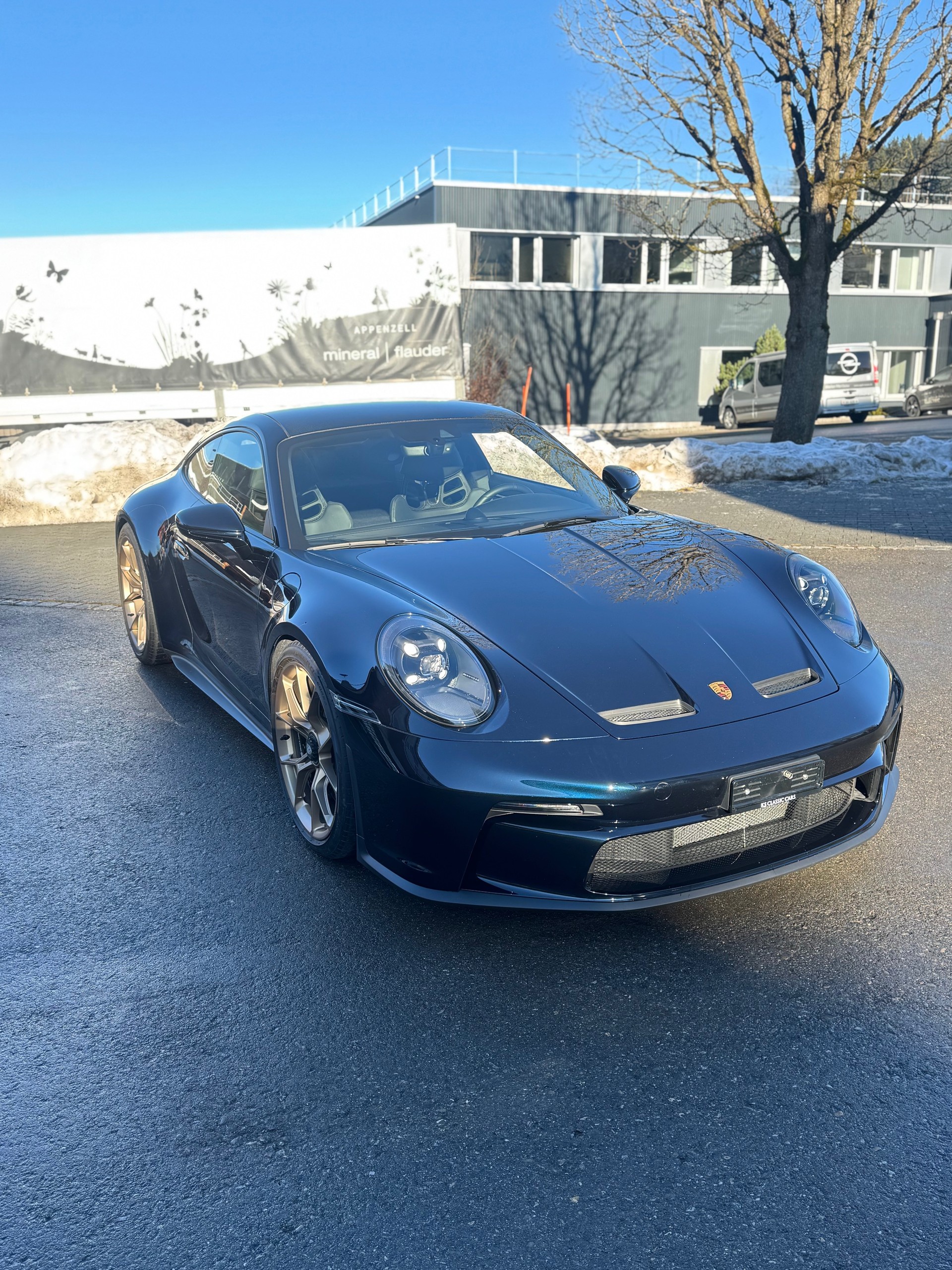 PORSCHE 911 GT3 Touring-image-1