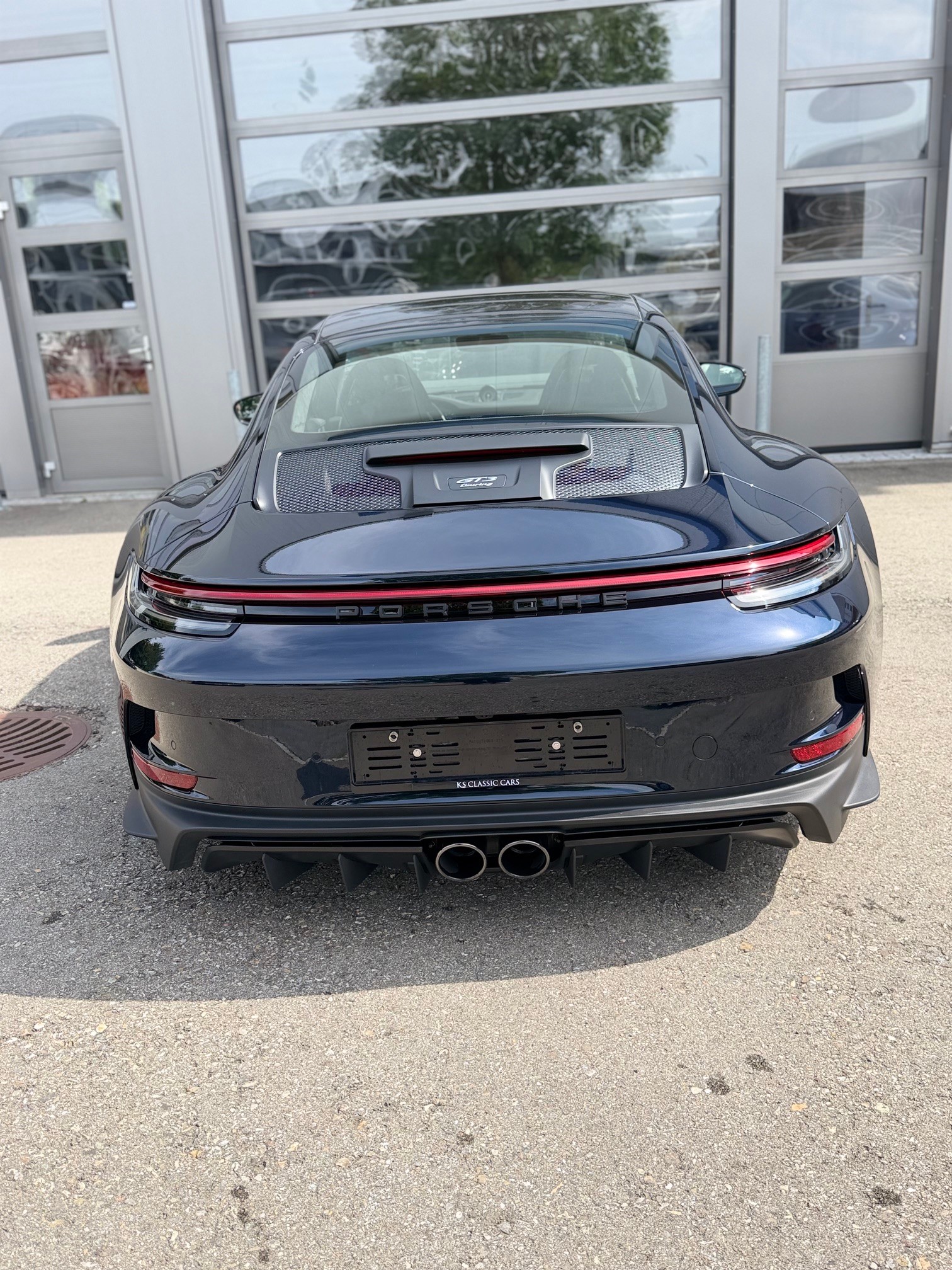 PORSCHE 911 GT3 Touring-image-5