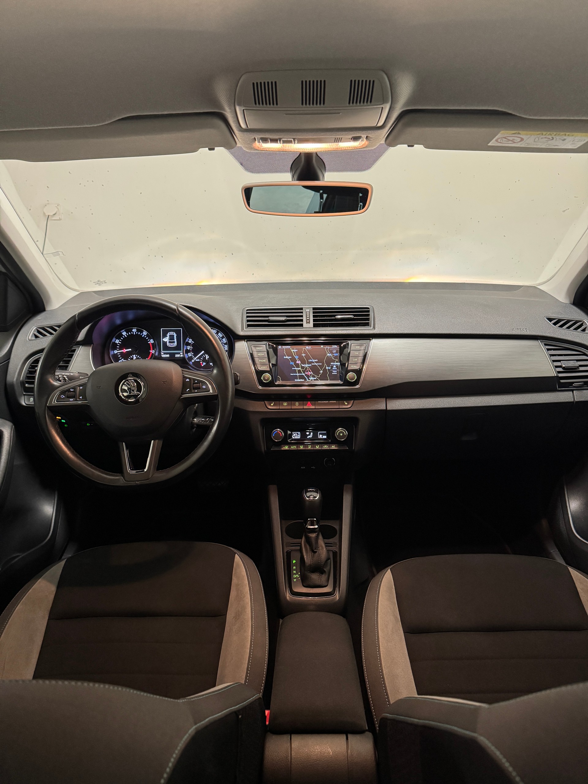 SKODA Fabia 1.2 TSI Ambition DSG-image-9