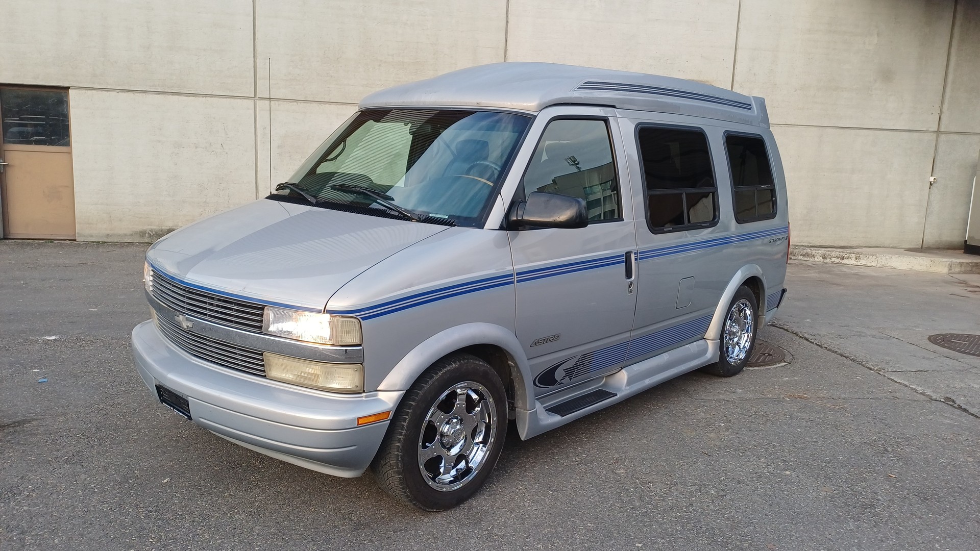 CHEVROLET 4.3 Starcraft Vintage Series 7 Plätzer Luxusvan