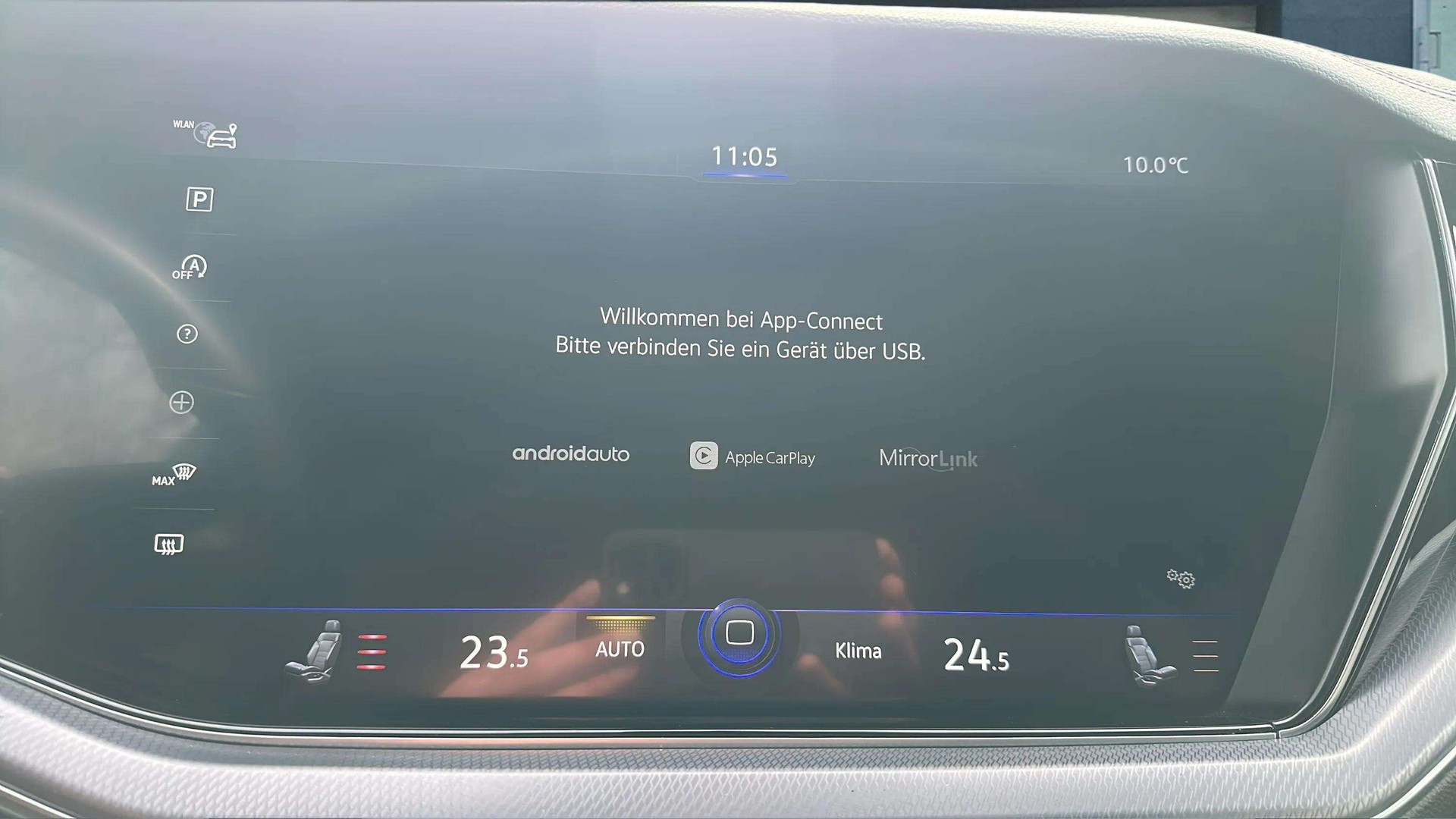 VW Touareg 3.0 TDI R Line Tiptronic Black Optik mit AHK & Luftfederung + Standheizung + Allradkenkung & Werksgarantie-image-18