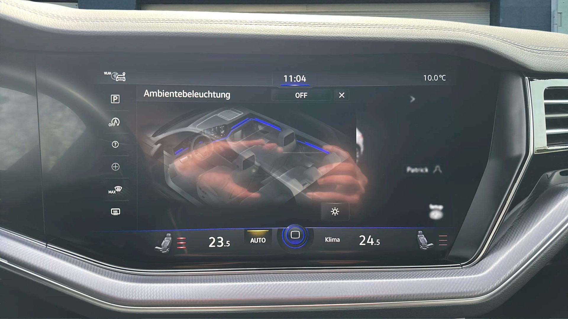 VW Touareg 3.0 TDI R Line Tiptronic Black Optik mit AHK & Luftfederung + Standheizung + Allradkenkung & Werksgarantie-image-19