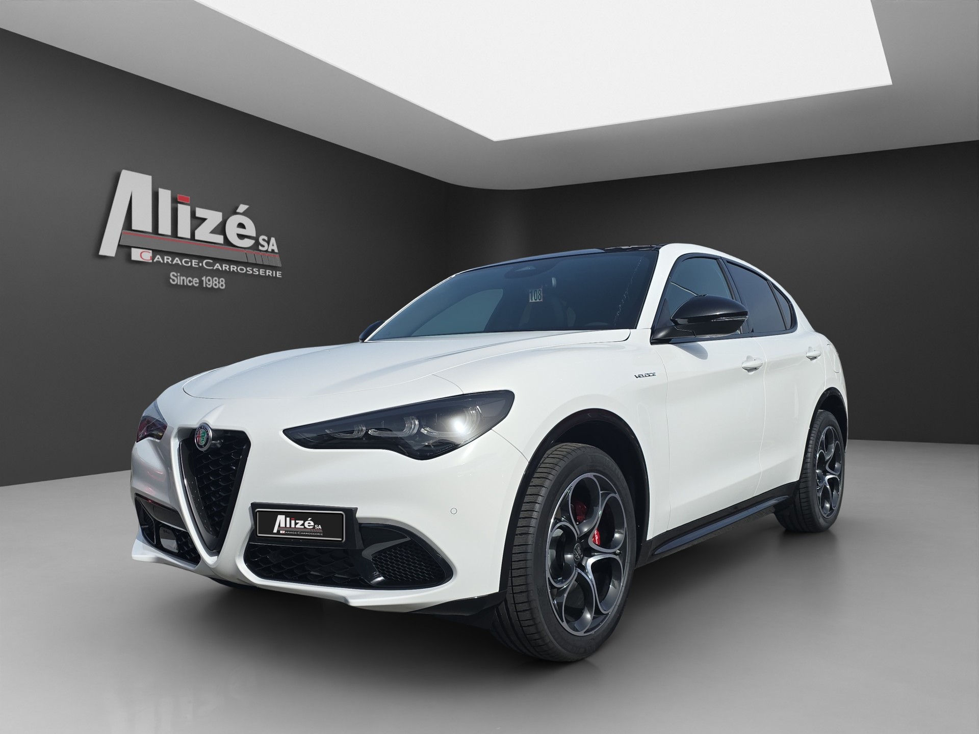 ALFA ROMEO Stelvio 2.0 Veloce Q4 AT8-showroom-element-1
