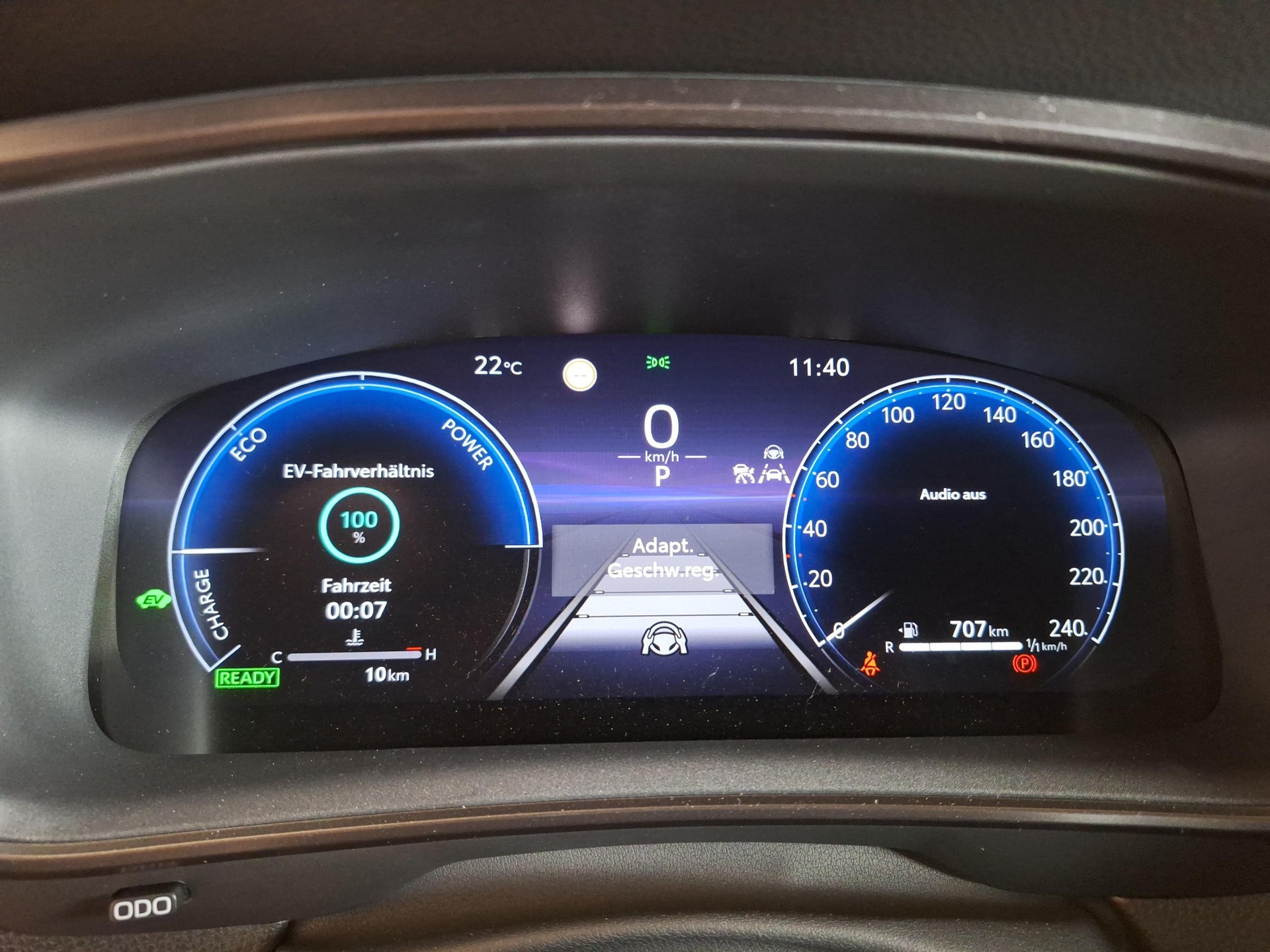 TOYOTA Corolla Cross 2.0 HSD GR Sport AWD-i-image-14