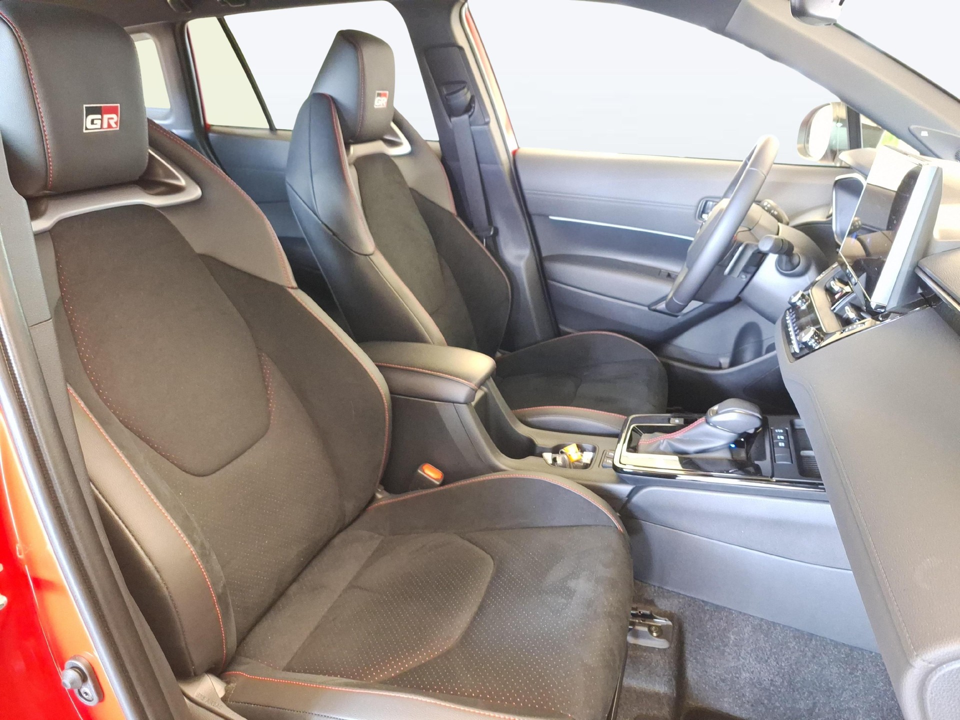 TOYOTA Corolla Cross 2.0 HSD GR Sport AWD-i-image-8