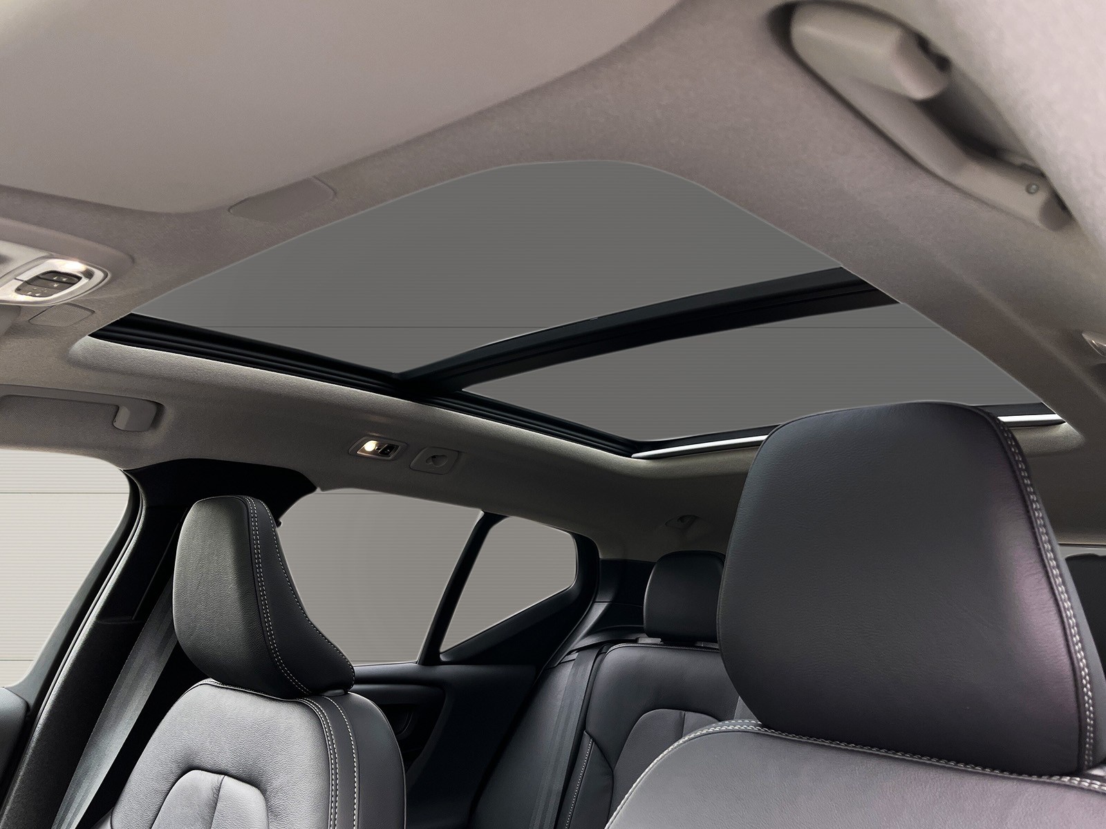 VOLVO XC40 1.5 T5 PiH Ultimate Dark-image-13