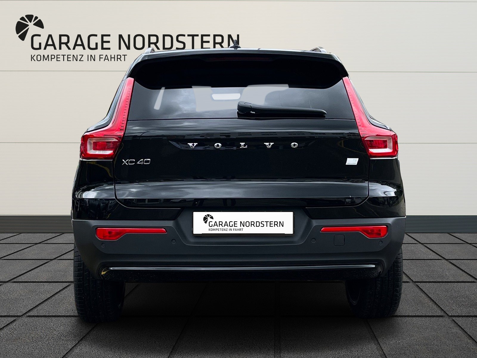 VOLVO XC40 1.5 T5 PiH Ultimate Dark-showroom-element-3