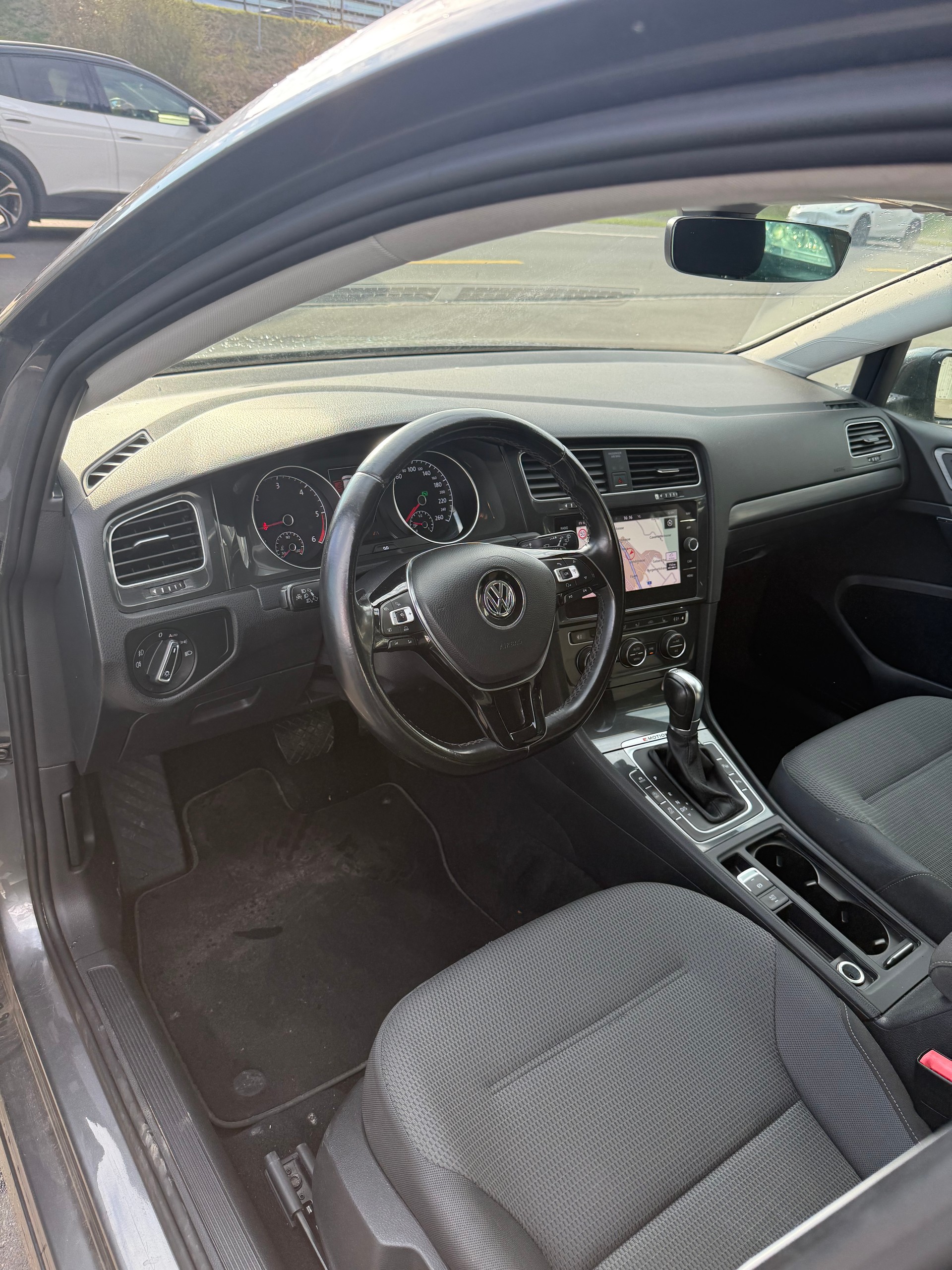 VW Golf 2.0 TDI Highline 4Motion DSG-image-5