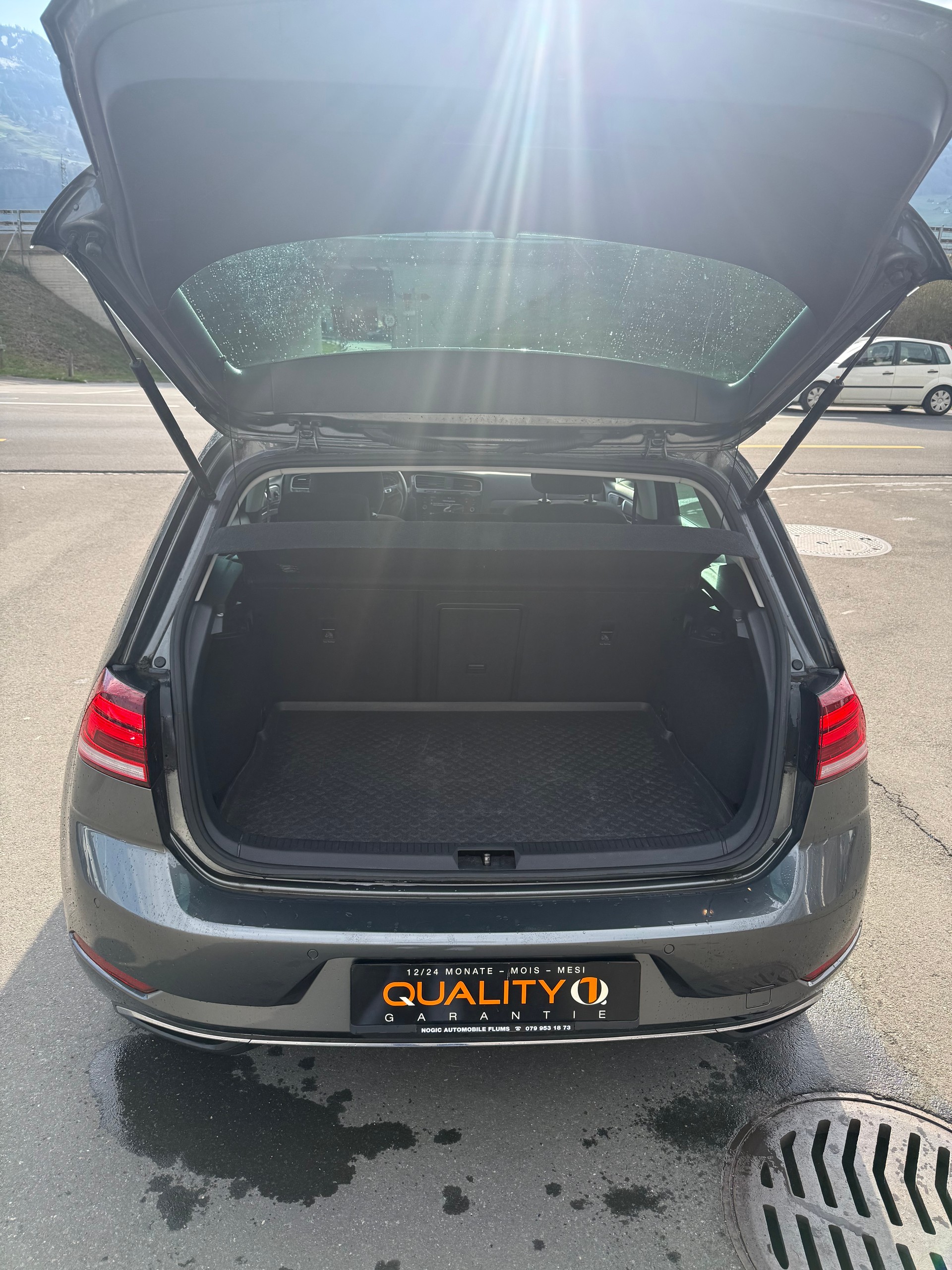 VW Golf 2.0 TDI Highline 4Motion DSG-image-17