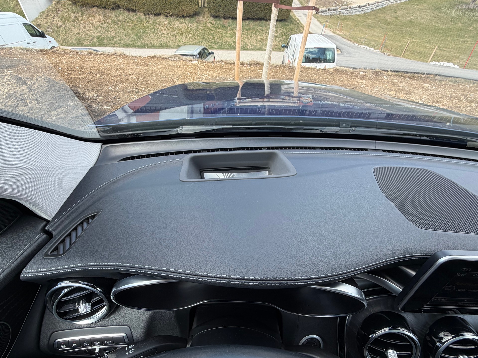 MERCEDES-BENZ GLC 350 e AMG Line 4Matic 7G-Tronic-image-7