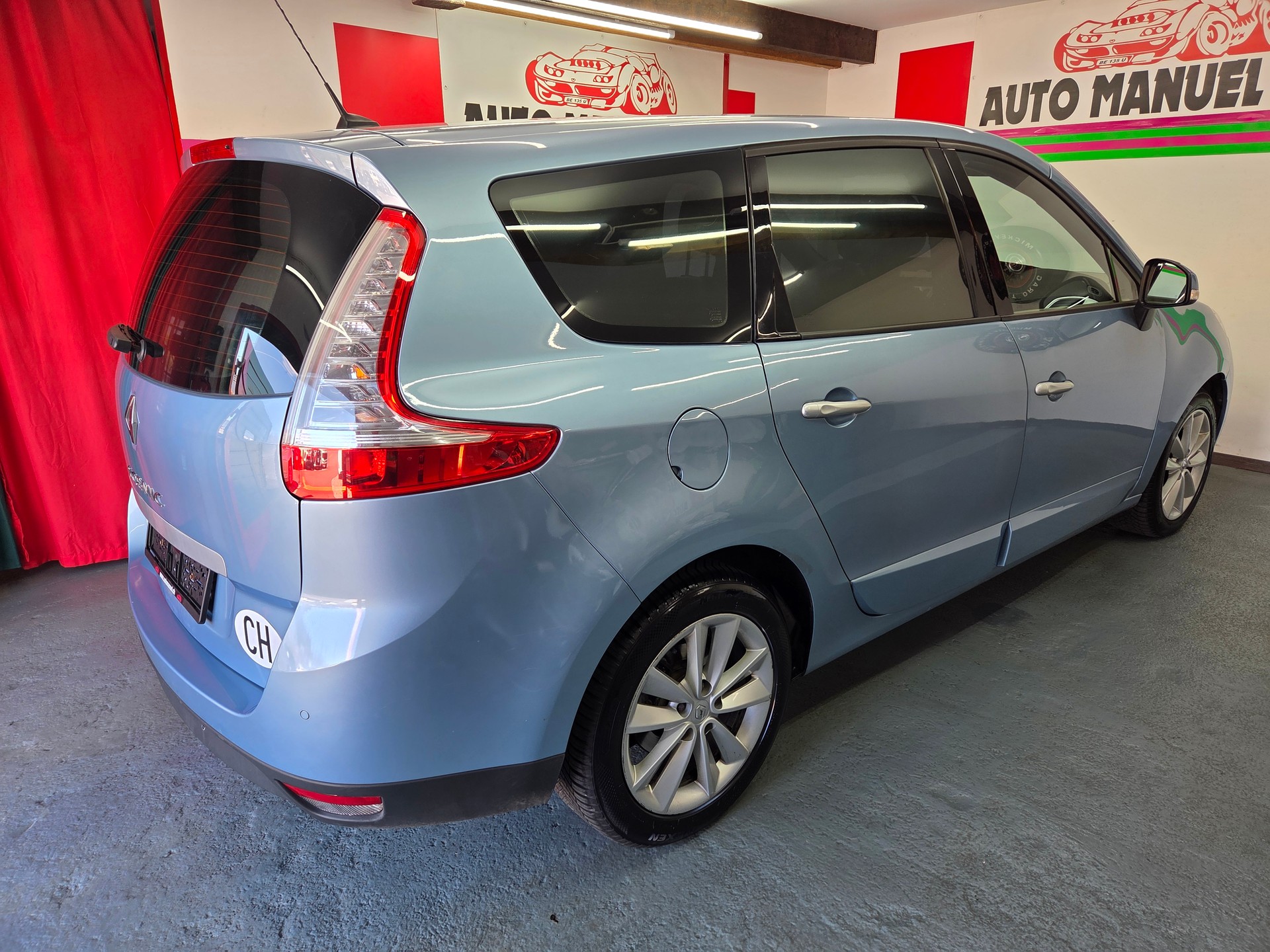 RENAULT Scénic 2.0 16V Privilège X-Tronic CVT-image-7