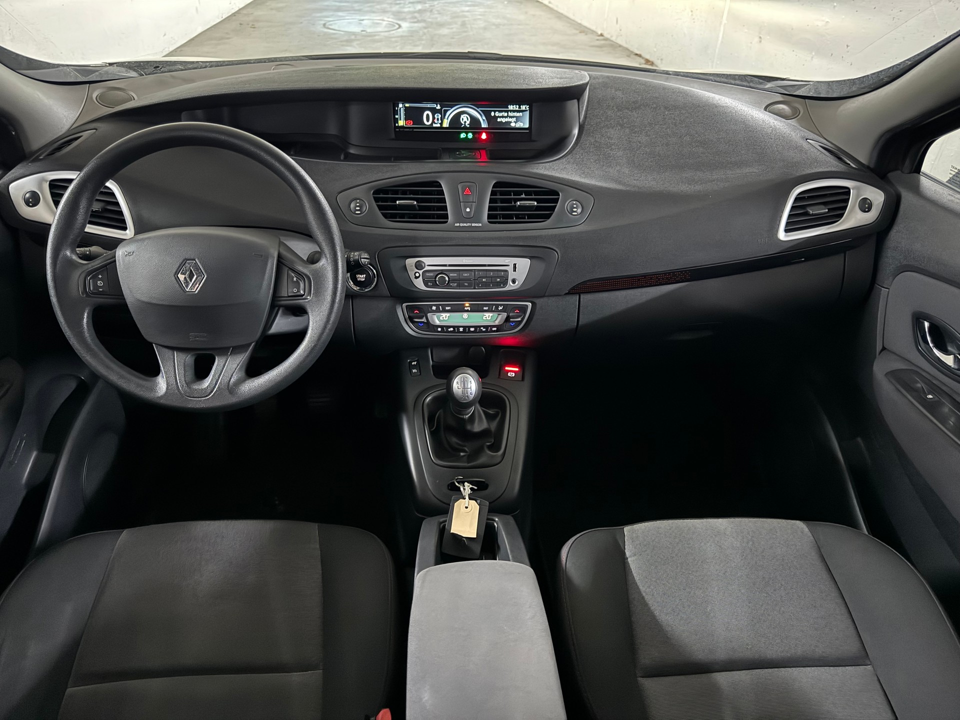 RENAULT Grand Scénic 1.2 16V Turbo Dynamique-image-9